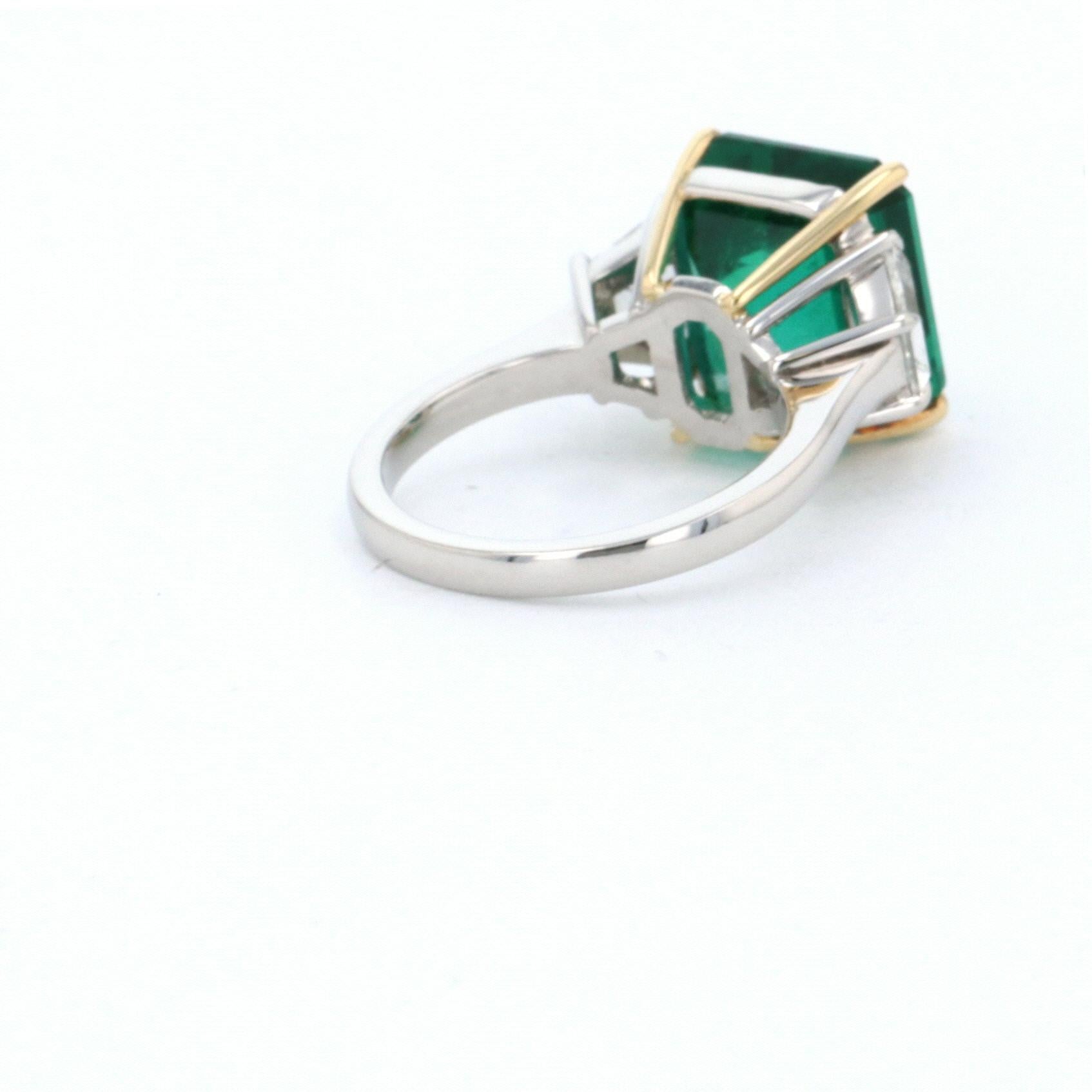 GIA-zertifizierter 10,67 Karat Smaragd-Diamantring im Zustand „Neu“ im Angebot in San Dimas, CA