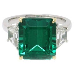 GIA-zertifizierter 10,67 Karat Smaragd-Diamantring