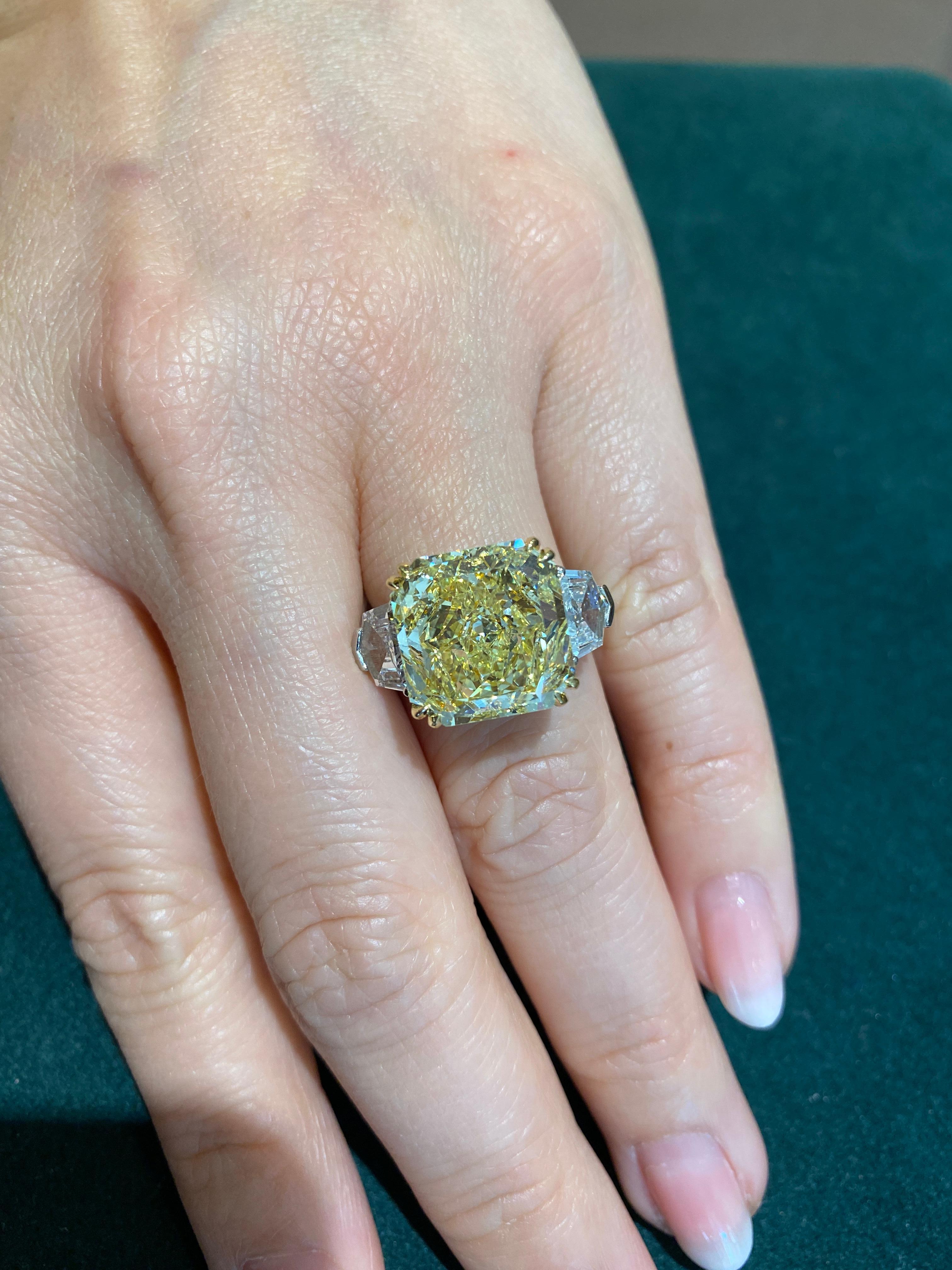 GIA Certified 10.69 ct Fancy Yellow VVS2 Radiant Diamond Ring in Platinum/18KYG In Excellent Condition For Sale In La Jolla, CA