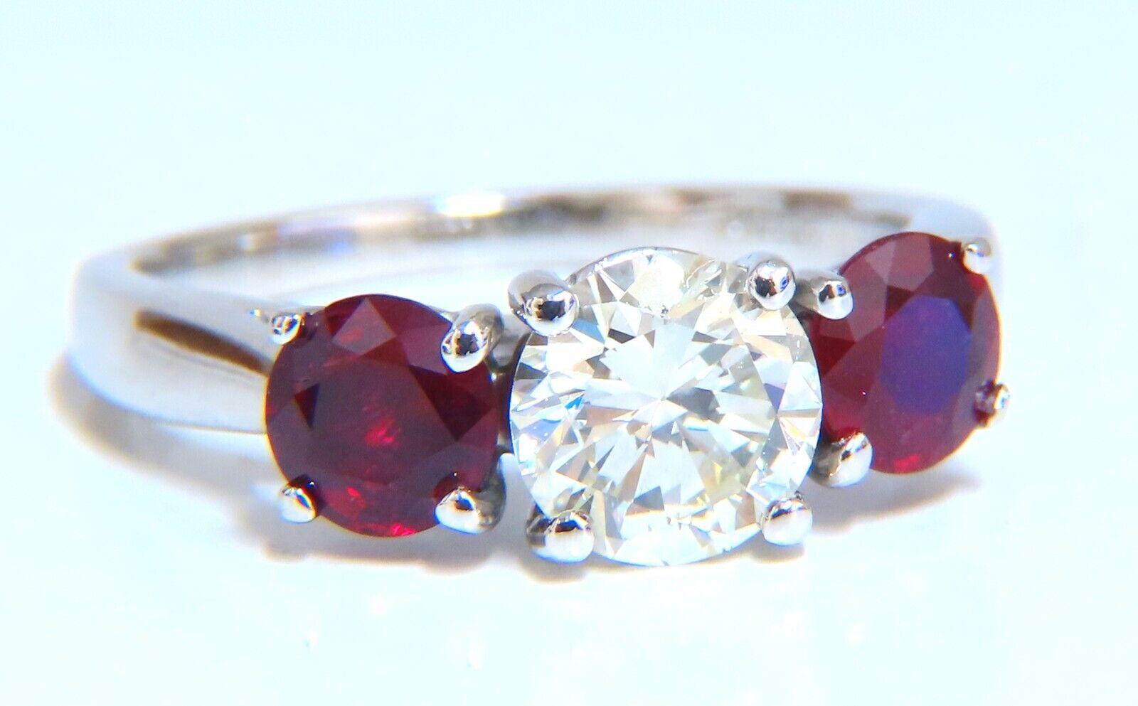 Round Cut GIA Certified 1.06ct Natural Round Diamond Ruby Ring Classic Three Platinum For Sale