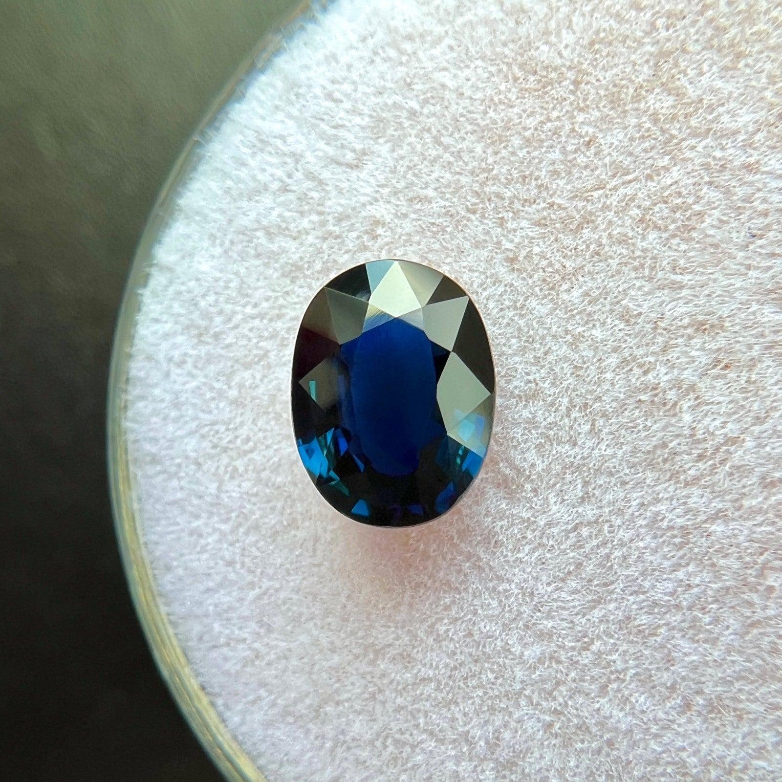 Zafiro Azul Profundo 7x5,5mm Oval Certificado GIA 1,06ct Natural Sin Tratar Corte oval en venta