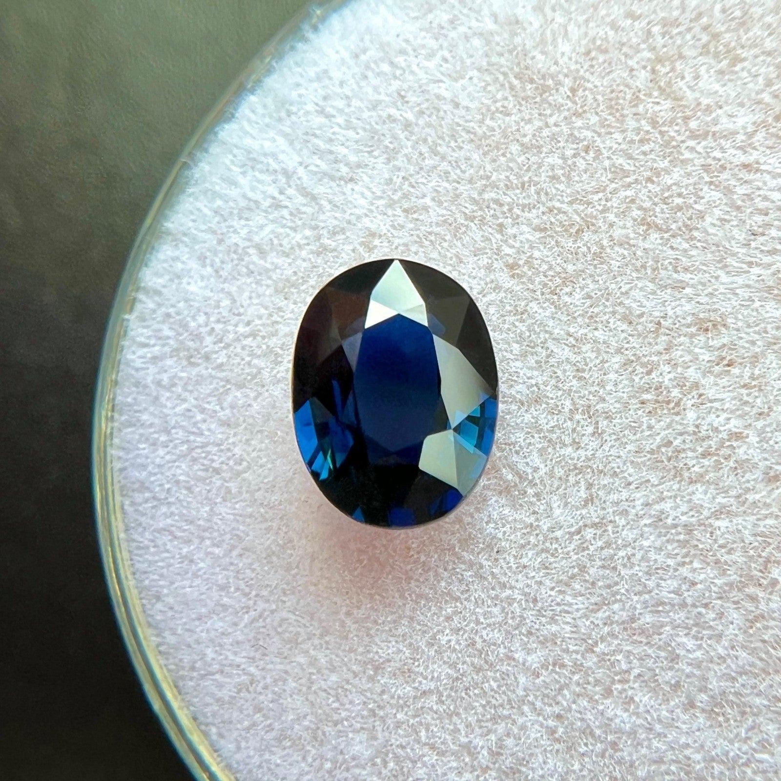 Zafiro Azul Profundo 7x5,5mm Oval Certificado GIA 1,06ct Natural Sin Tratar en Nuevo estado para la venta en Birmingham, GB