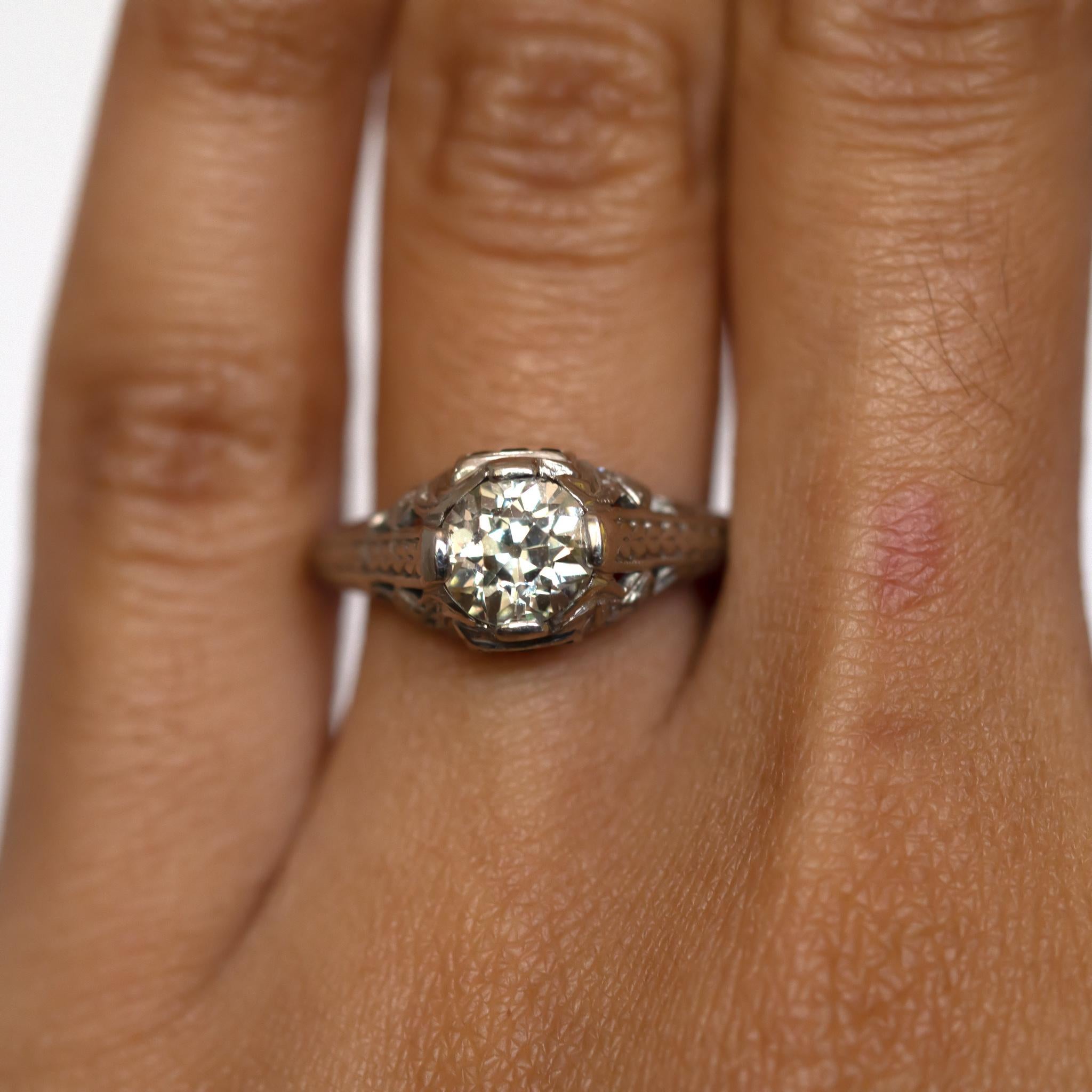 GIA Certified 1.07 Carat Diamond Platinum Engagement Ring For Sale 2
