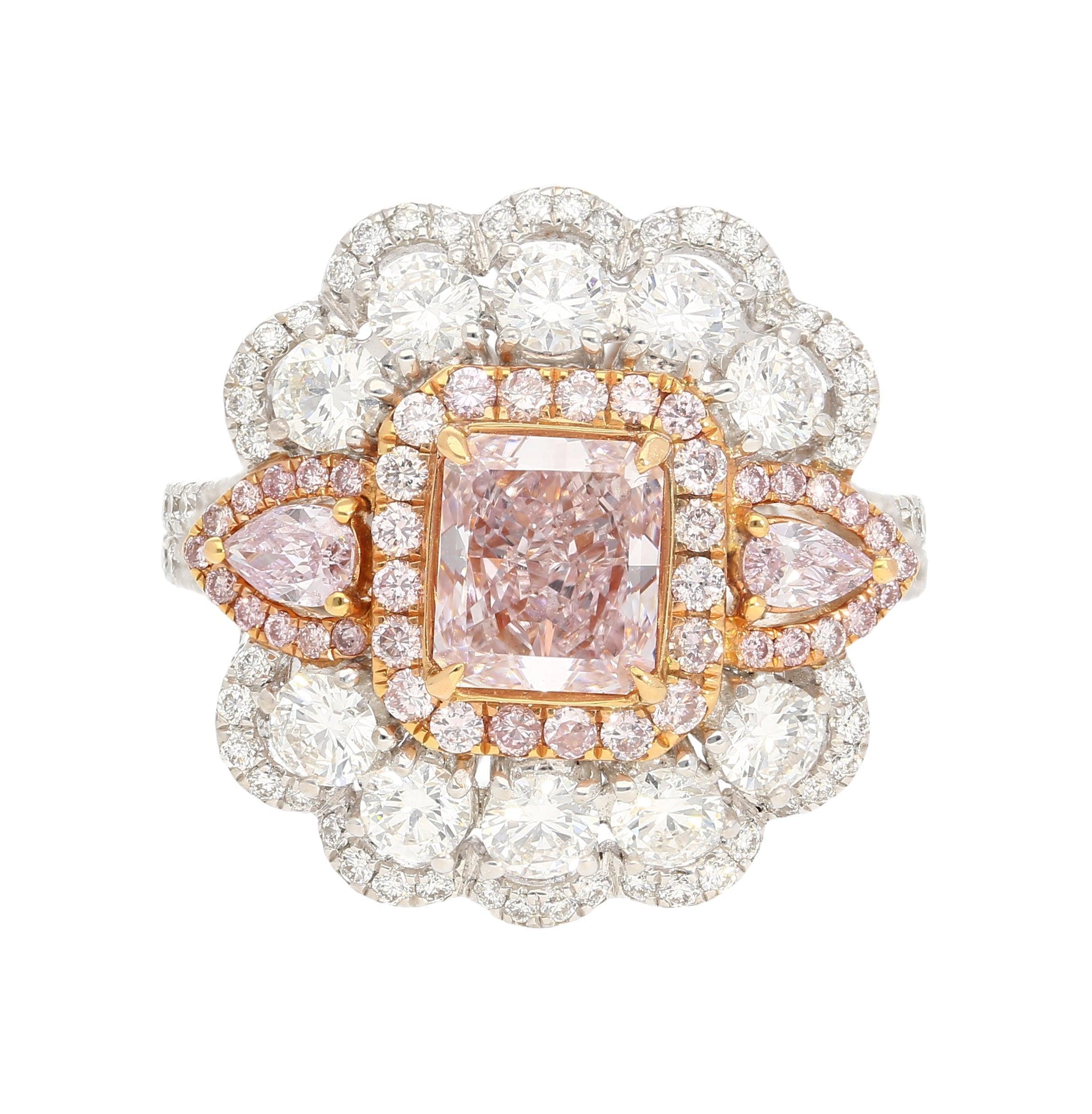 Bague de cocktail avec halo en diamant certifié GIA de 1,07 carat de couleur rose pourpre clair fantaisie en vente