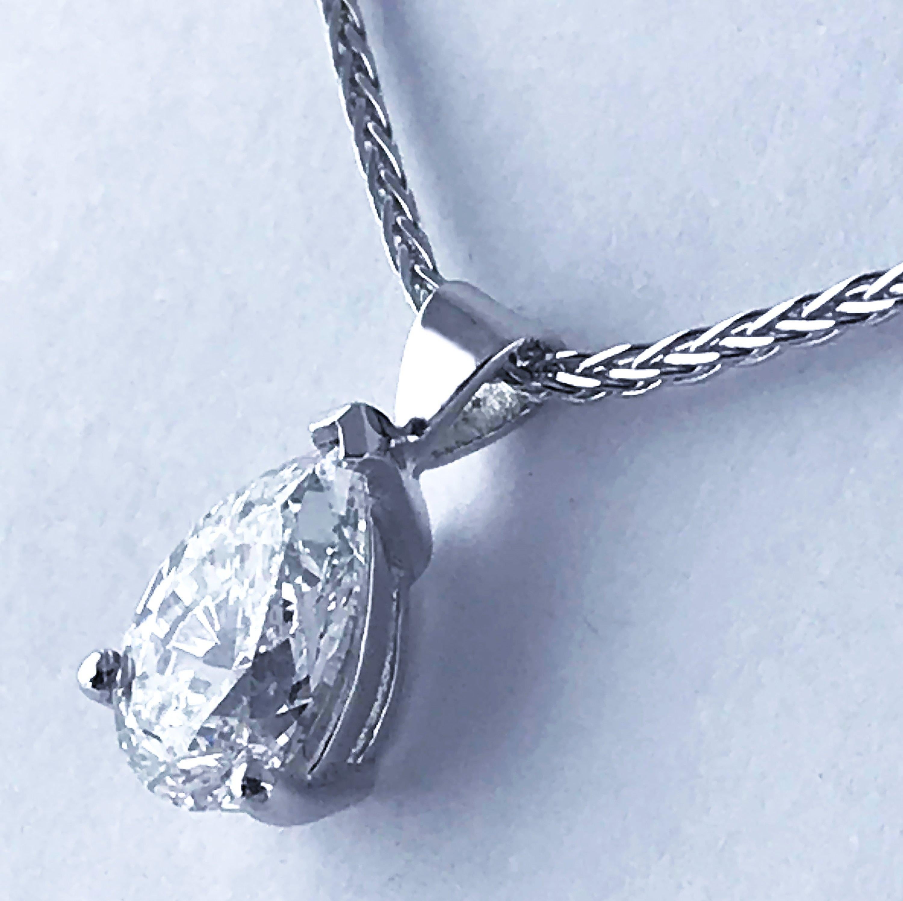 pear shaped diamond necklace setting