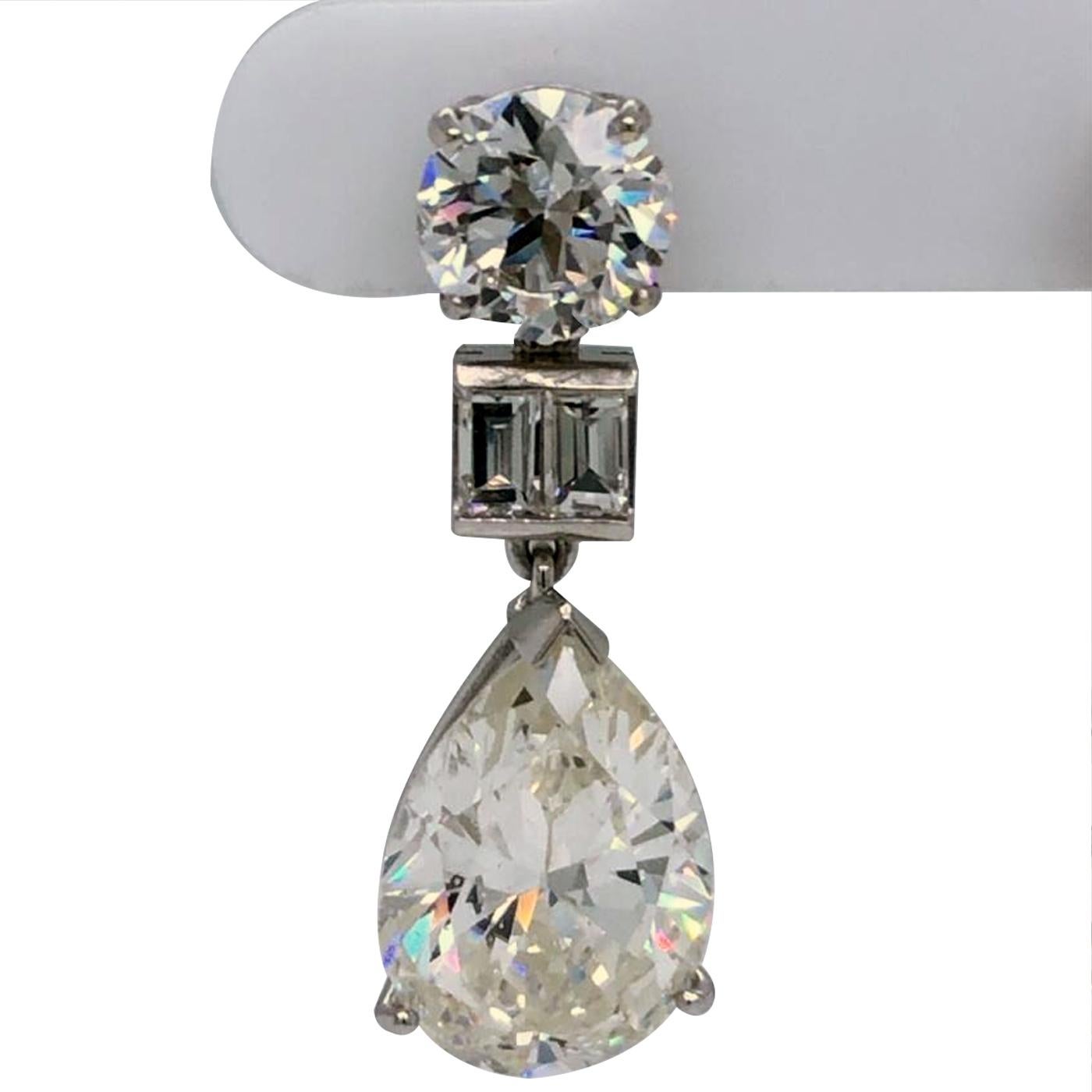 GIA-zertifiziert 10,70ct. Diamant-Tropfen-Ohrringe mit montierten birnenförmigen & runden Diamanten (Tropfenschliff) im Angebot