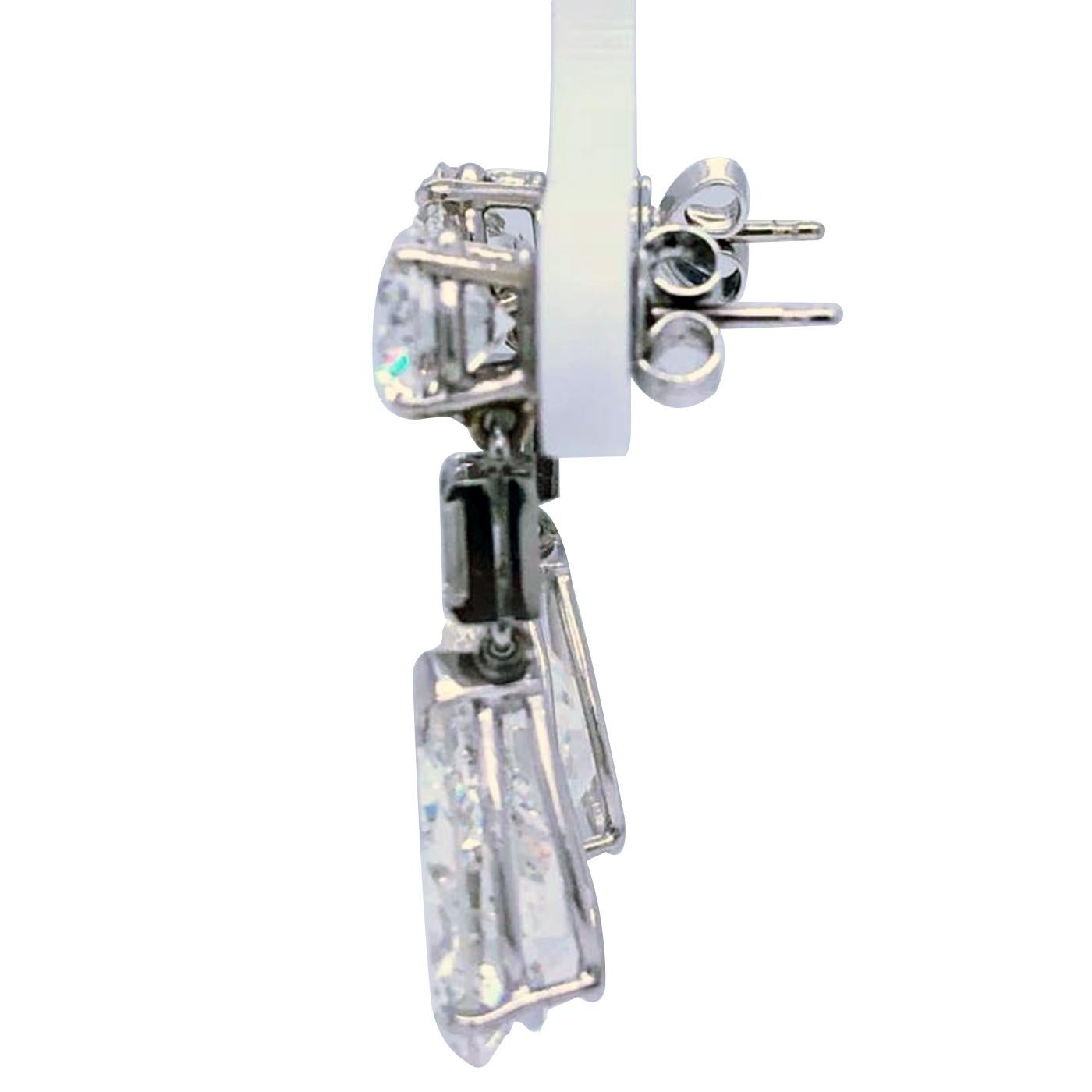 GIA-zertifiziert 10,70ct. Diamant-Tropfen-Ohrringe mit montierten birnenförmigen & runden Diamanten im Zustand „Hervorragend“ im Angebot in Aventura, FL