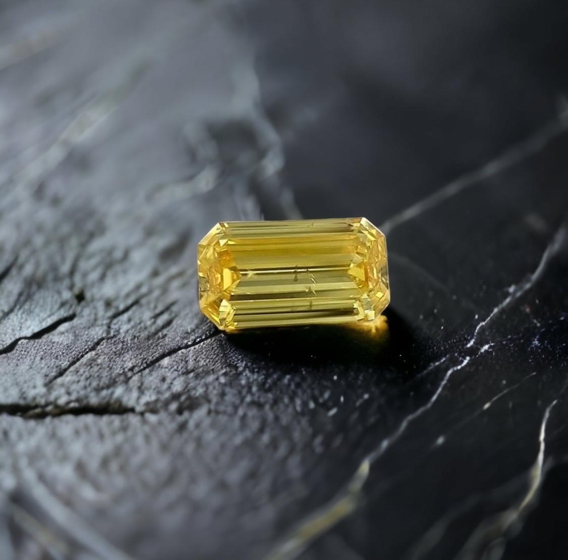 Taille émeraude Certifié GIA  1,08 carat Emerald Cut Vivid Yellow Loose Diamond Zimmi (diamant en vrac) en vente