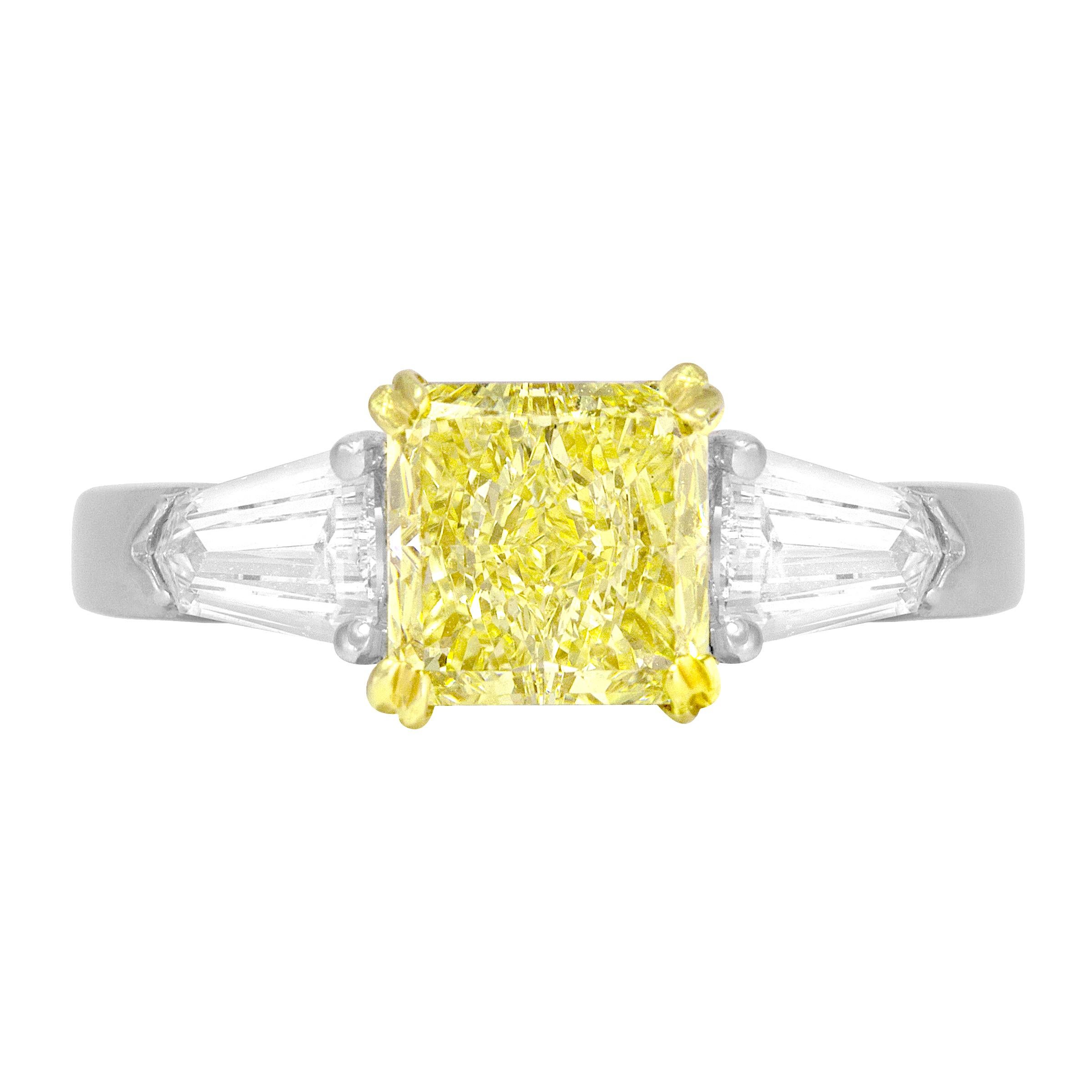 GIA Certified 1.08 Carat Fancy Light Yellow Square and Tapered Baguette Dia Ring