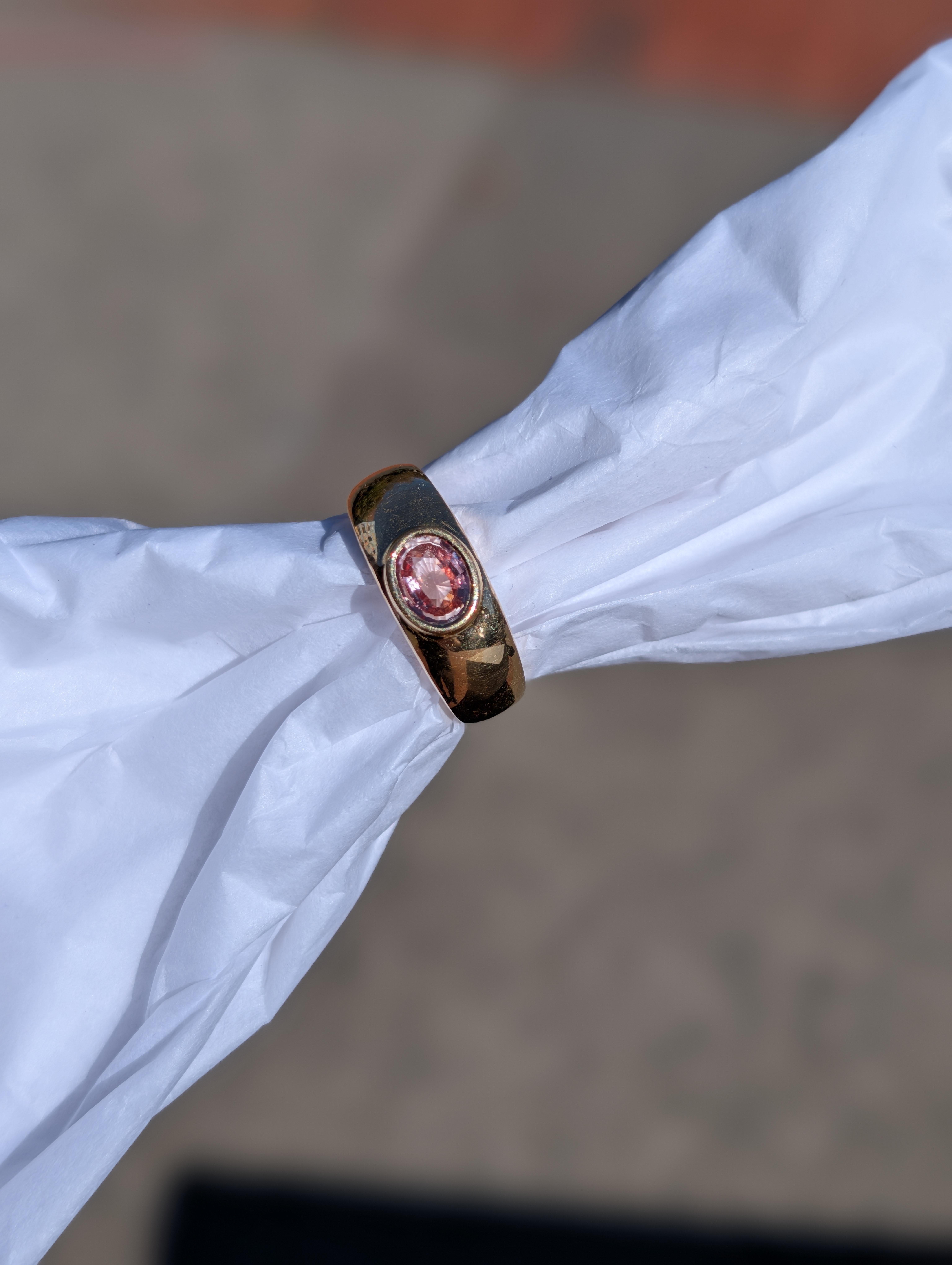 Anello con zaffiro Padparadscha certificato GIA da 1,08 carati in oro giallo 18 carati - raro in vendita 4
