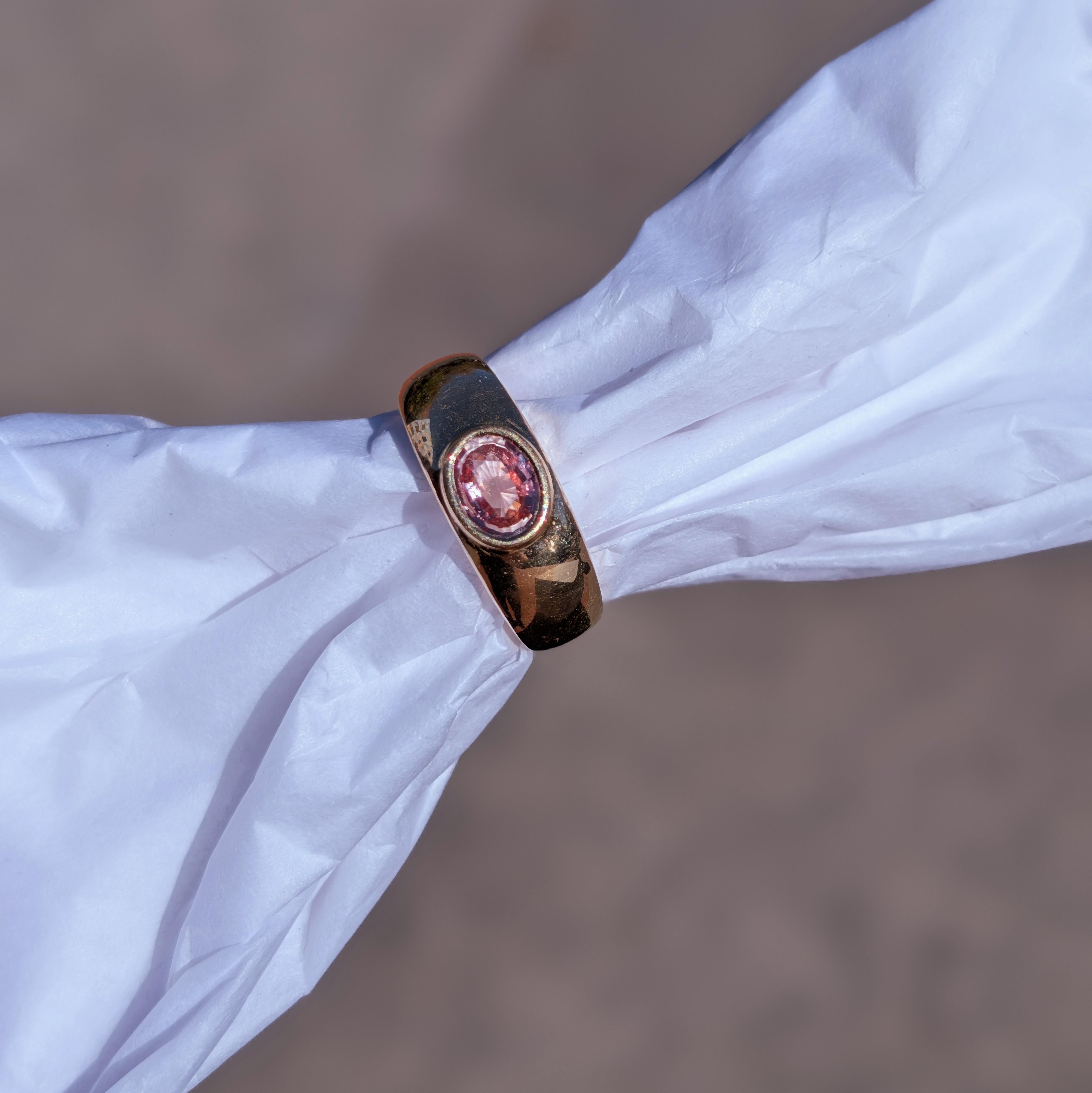 Anello con zaffiro Padparadscha certificato GIA da 1,08 carati in oro giallo 18 carati - raro in vendita 5