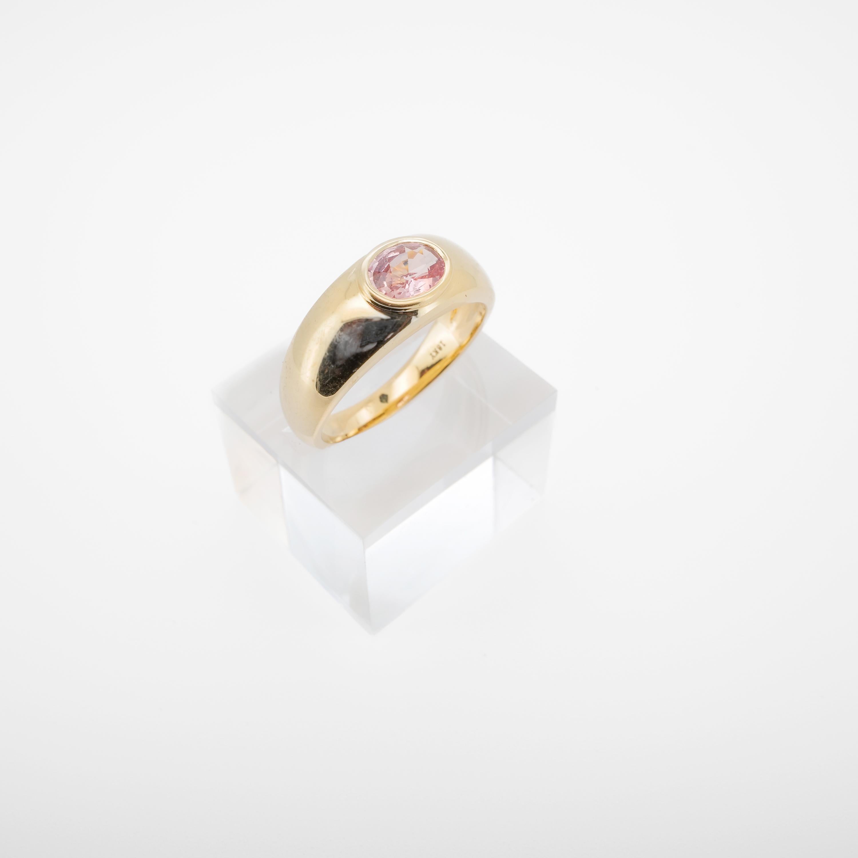 Anello con zaffiro Padparadscha certificato GIA da 1,08 carati in oro giallo 18 carati - raro in vendita 2