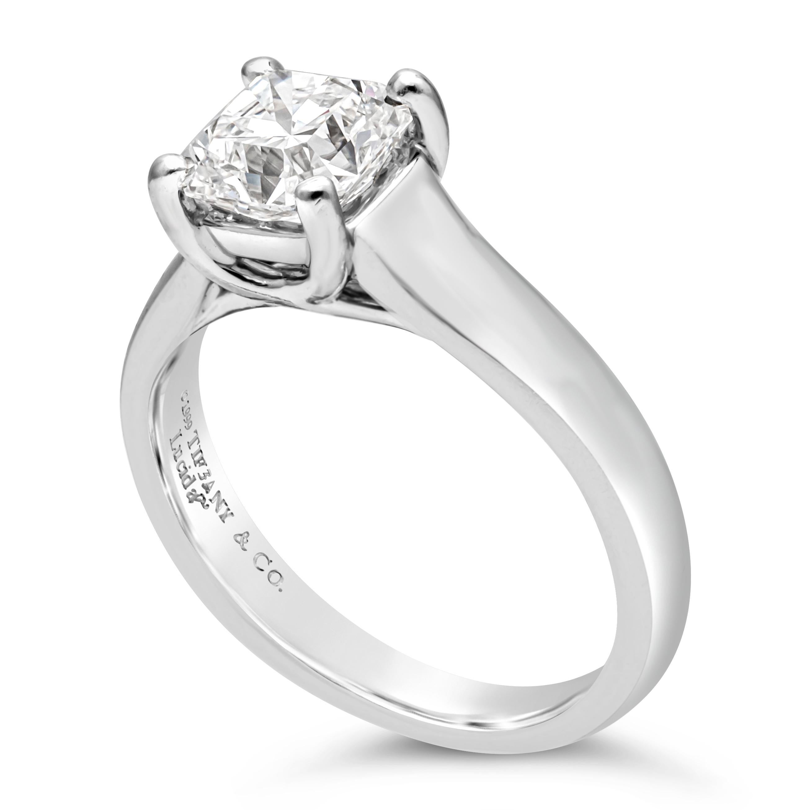 Contemporary GIA Certified 1.08 Carats Radiant Cut Diamond Solitaire Engagement Ring For Sale