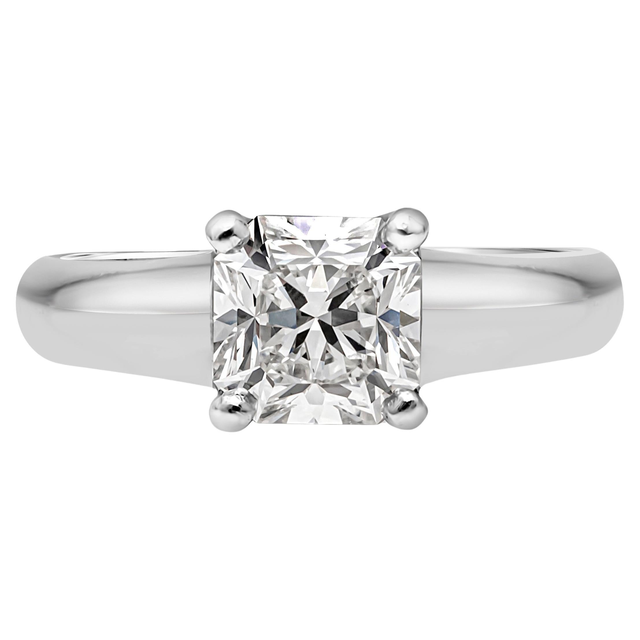 GIA Certified 1.08 Carats Radiant Cut Diamond Solitaire Engagement Ring For Sale