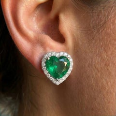 Anello aureolato con diamante smeraldo a forma di cuore da 10,81 carati certificato GIA