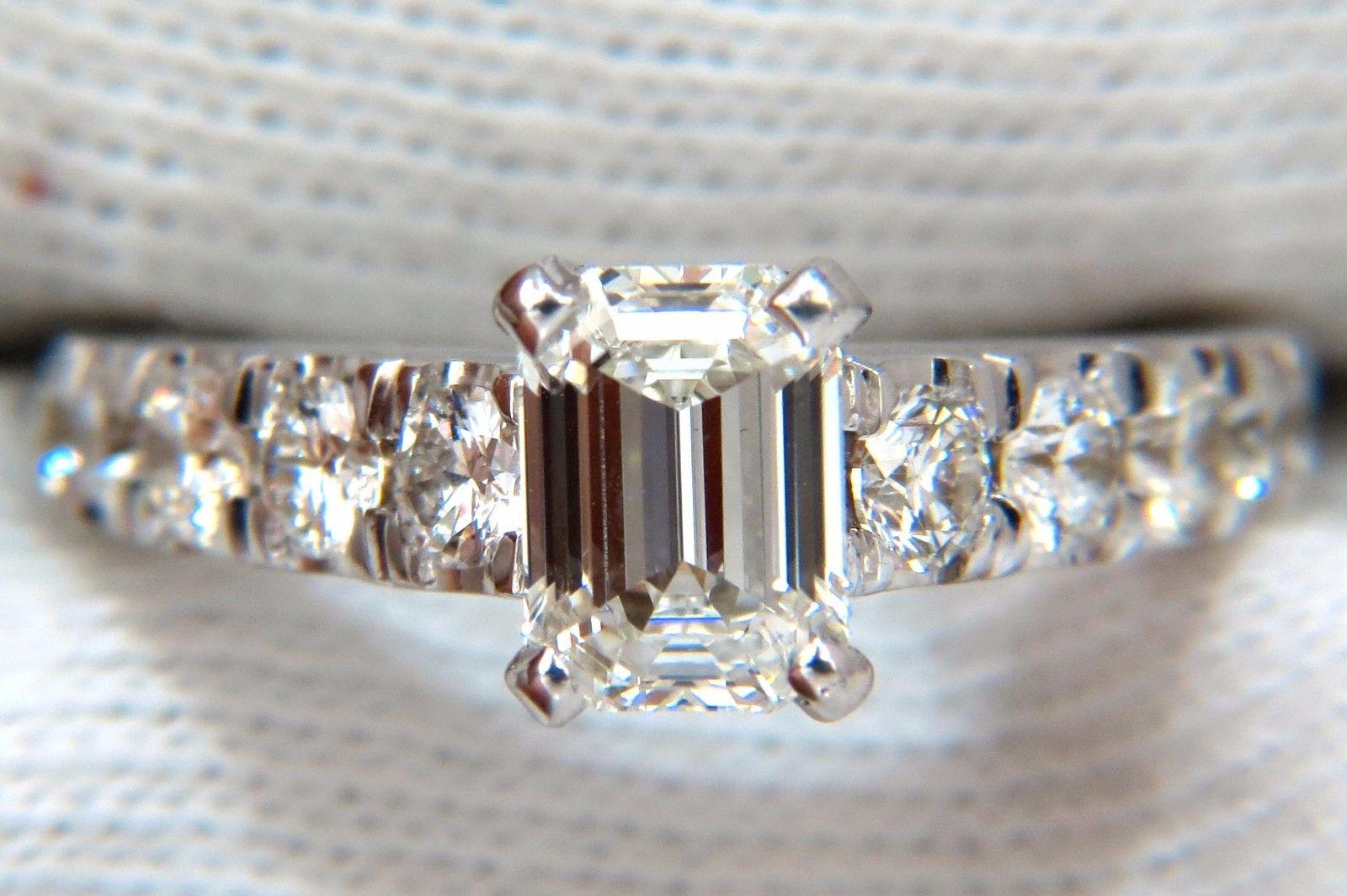 GIA Certified 1.08ct Emerald Cut diamond ring 1.20ct. sides 18kt Cathedral H/Vs1 In New Condition For Sale In New York, NY