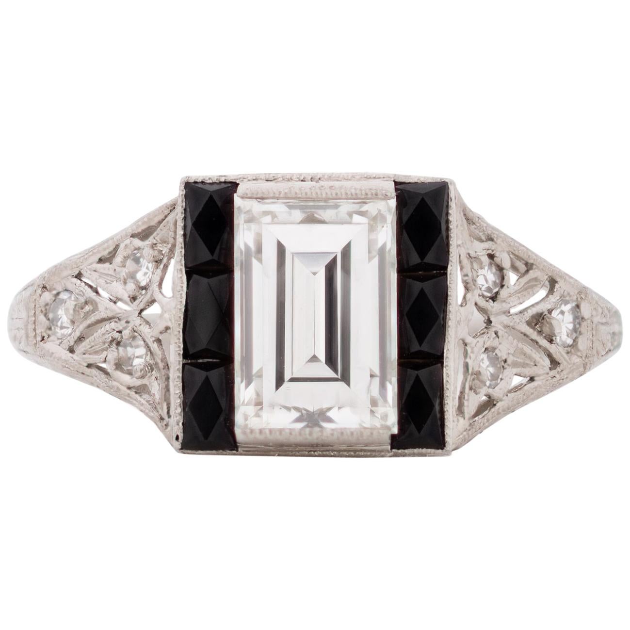 GIA Certified 1.09 Carat Art Deco Diamond Platinum Engagement Ring For Sale