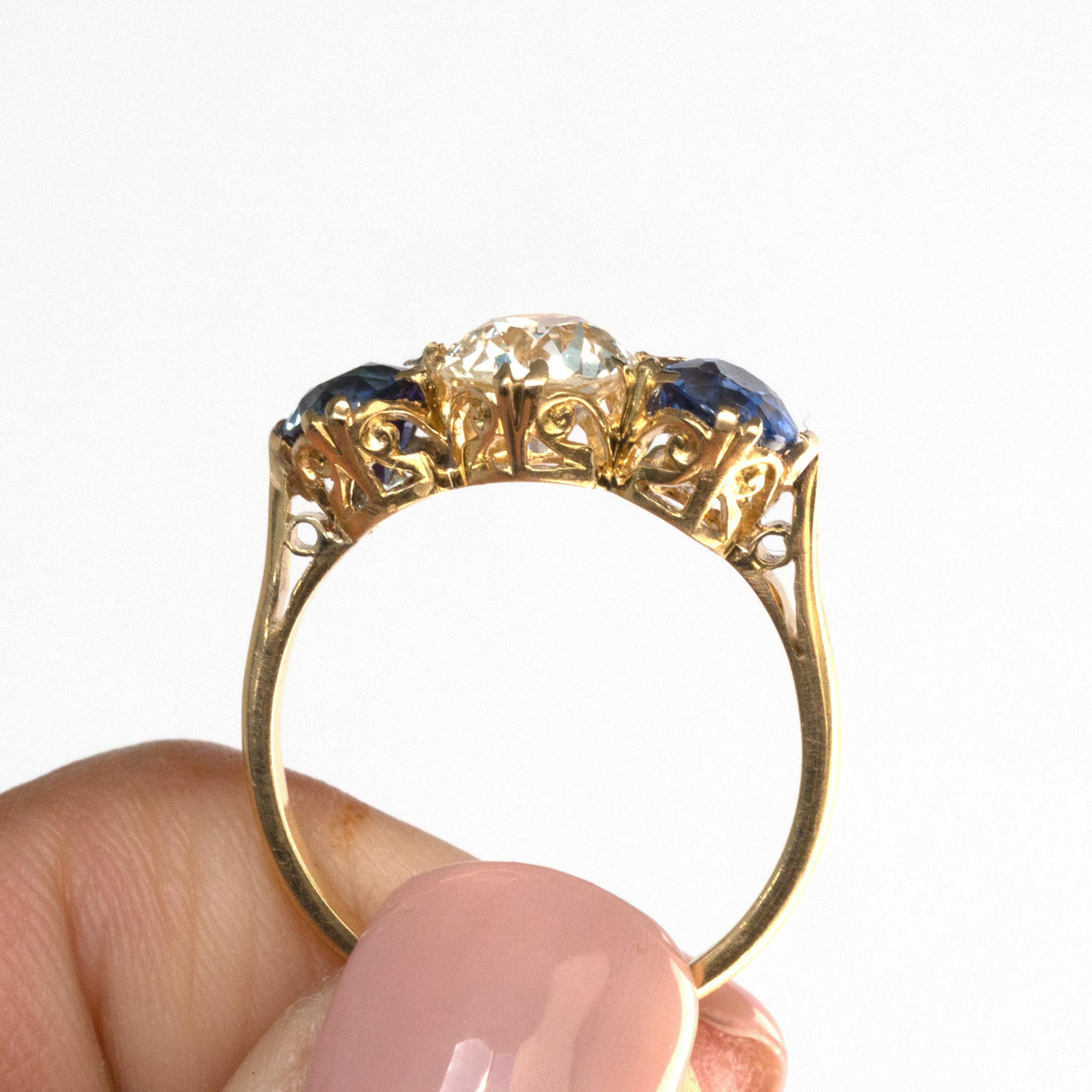 GIA Certified 1.09 Carat Diamond Yellow Gold Engagement Ring In Good Condition For Sale In Hicksville, NY