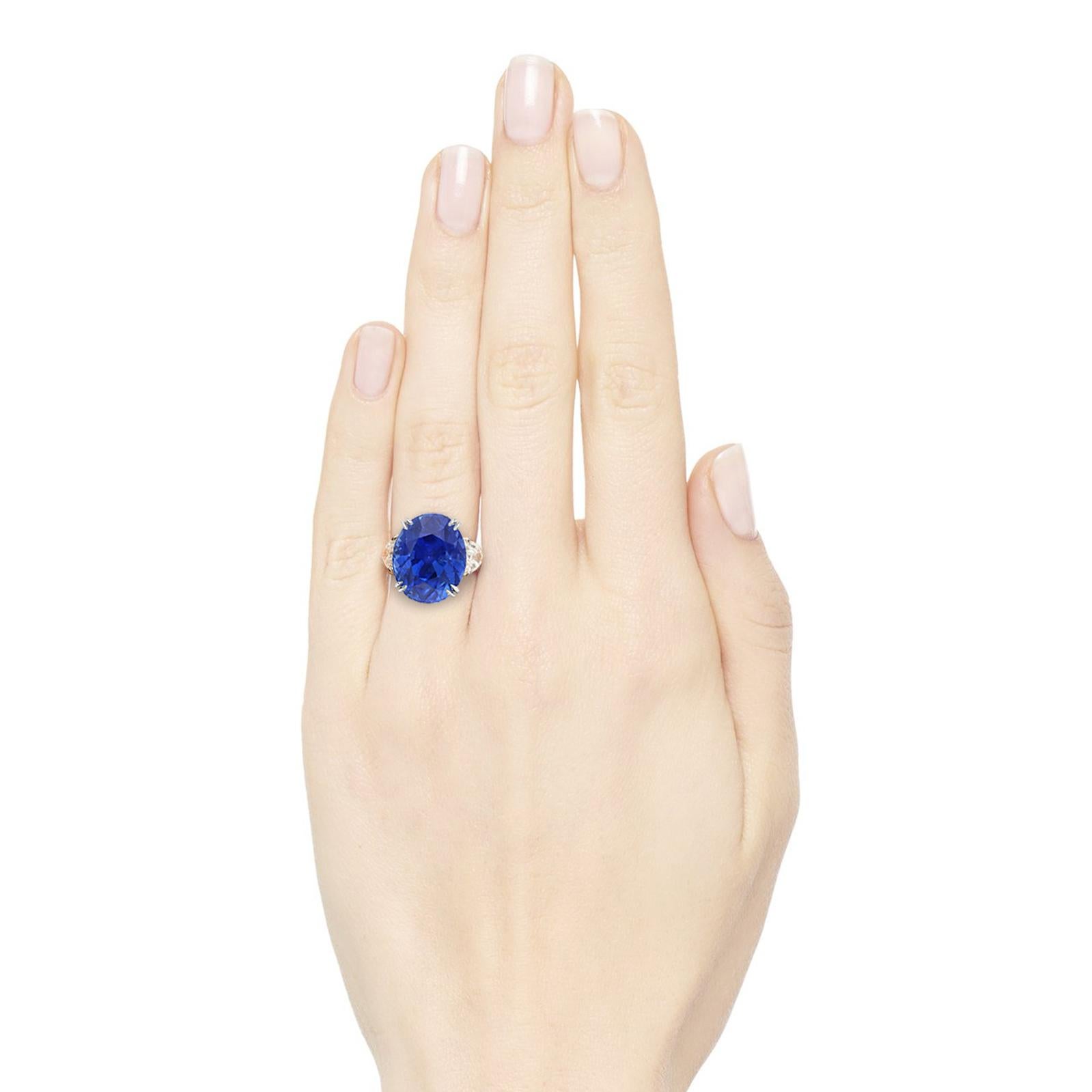 Contemporary GIA Certified 10.9 Carat KASHMIR ORIGIN NO HEAT Oval Blue Sapphire Ring For Sale
