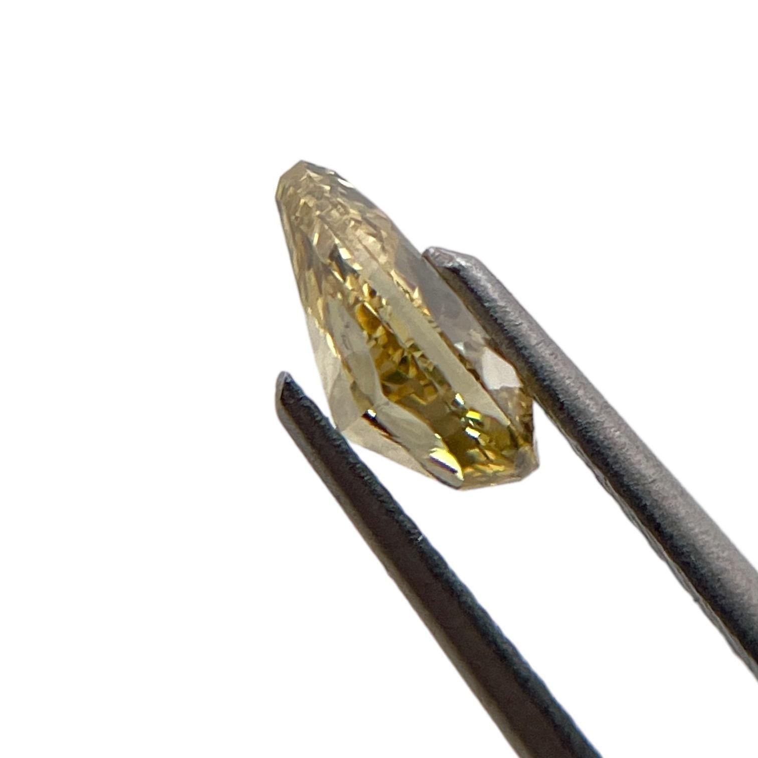 Diamante naturale di colore giallo bruno intenso a forma di pera certificato GIA da 1,09 carati In condizioni ottime in vendita a New York, NY