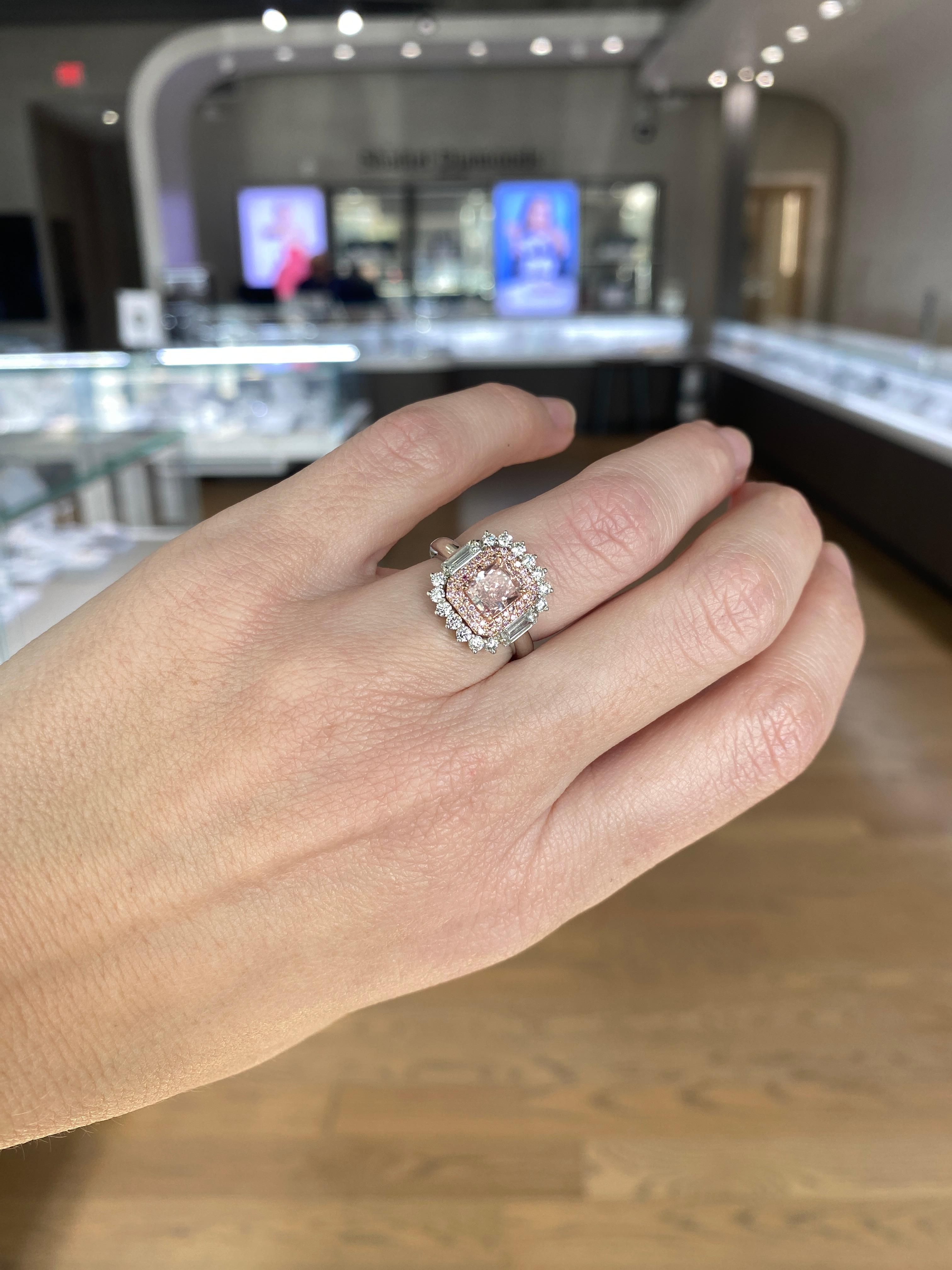 da uomo o donna Anello con diamante rosa intenso a taglio radiante certificato GIA da 1,09 carati in vendita