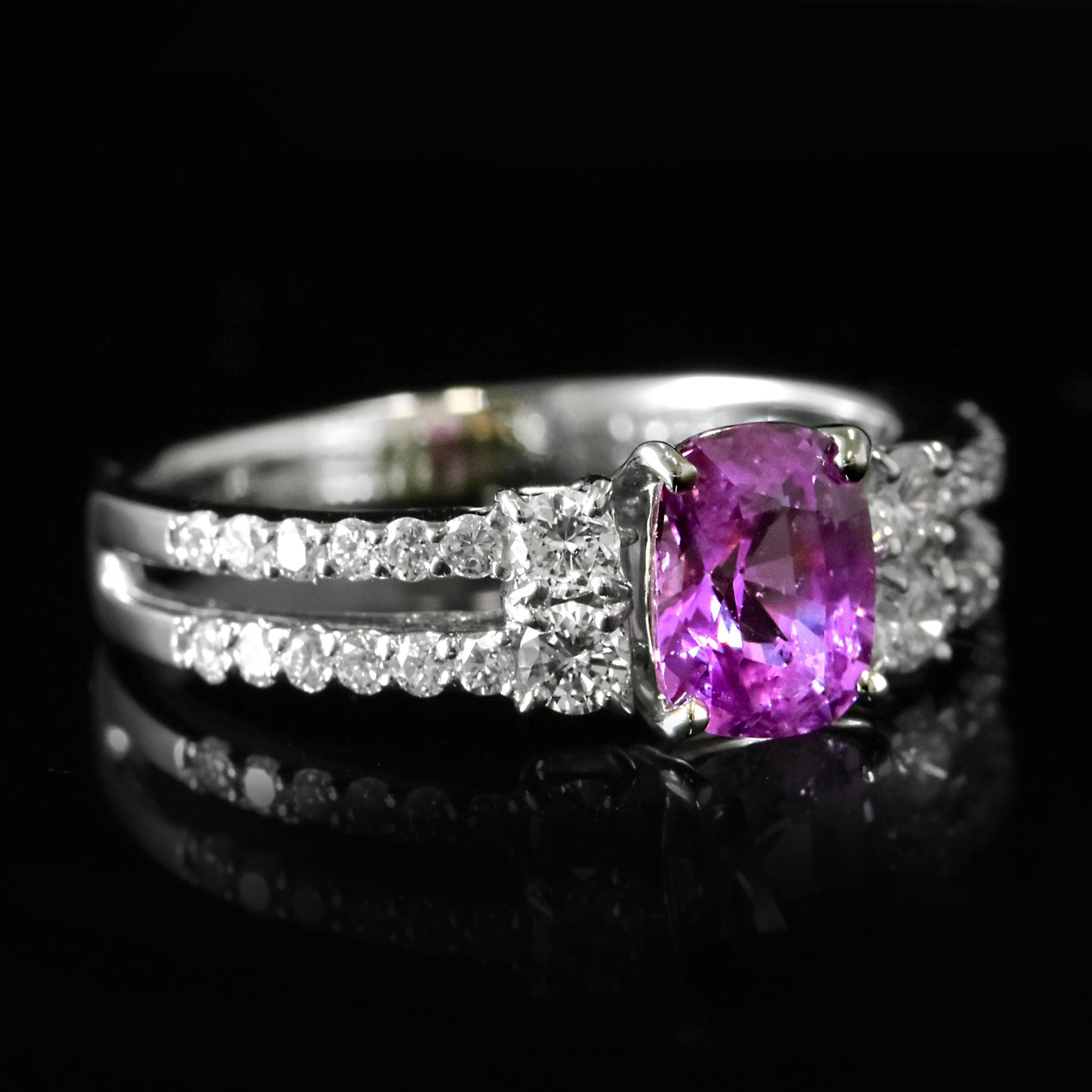 Bague en platine certifiée GIA 1,09 carat saphir violet et diamant en vente 7