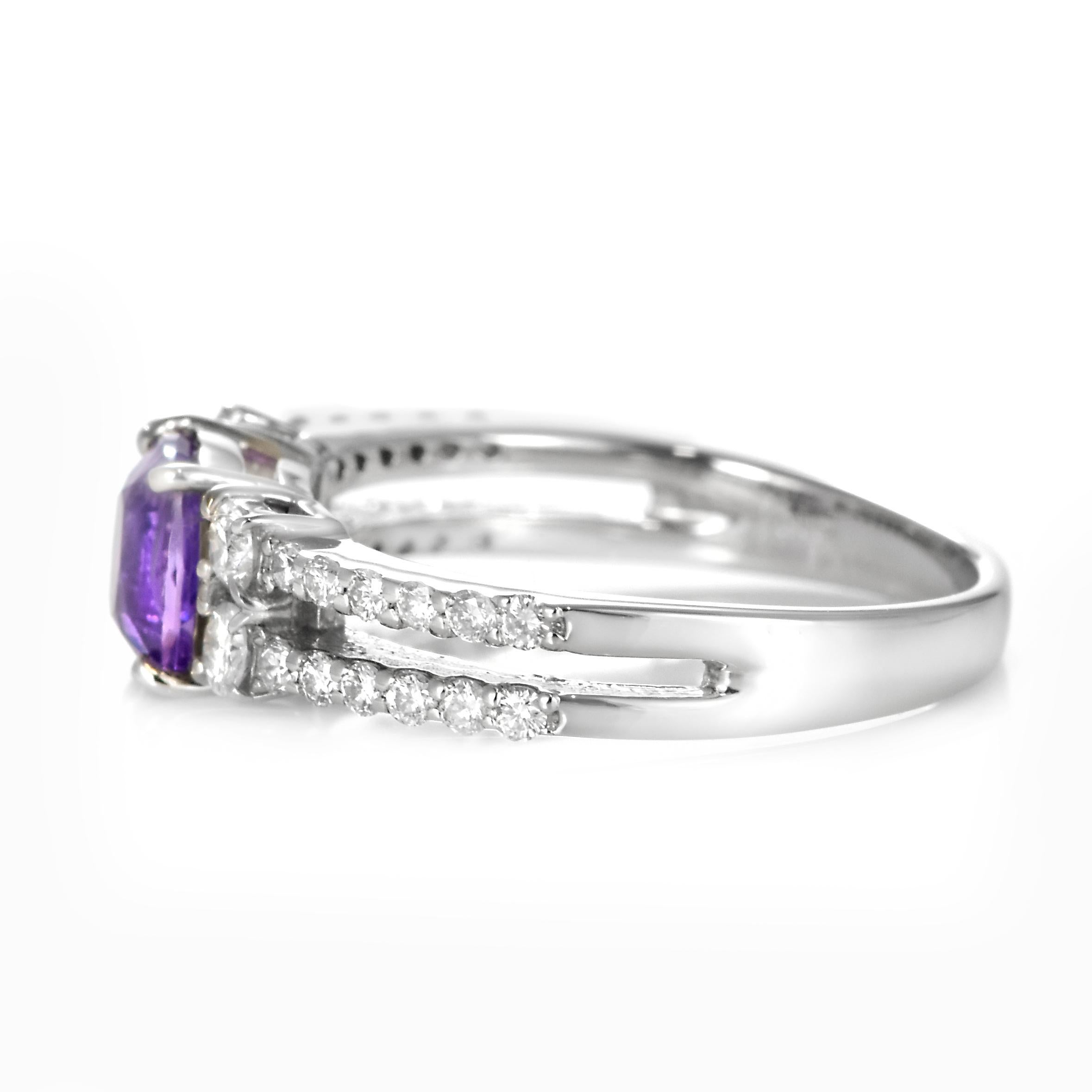 Bague en platine certifiée GIA 1,09 carat saphir violet et diamant Pour femmes en vente