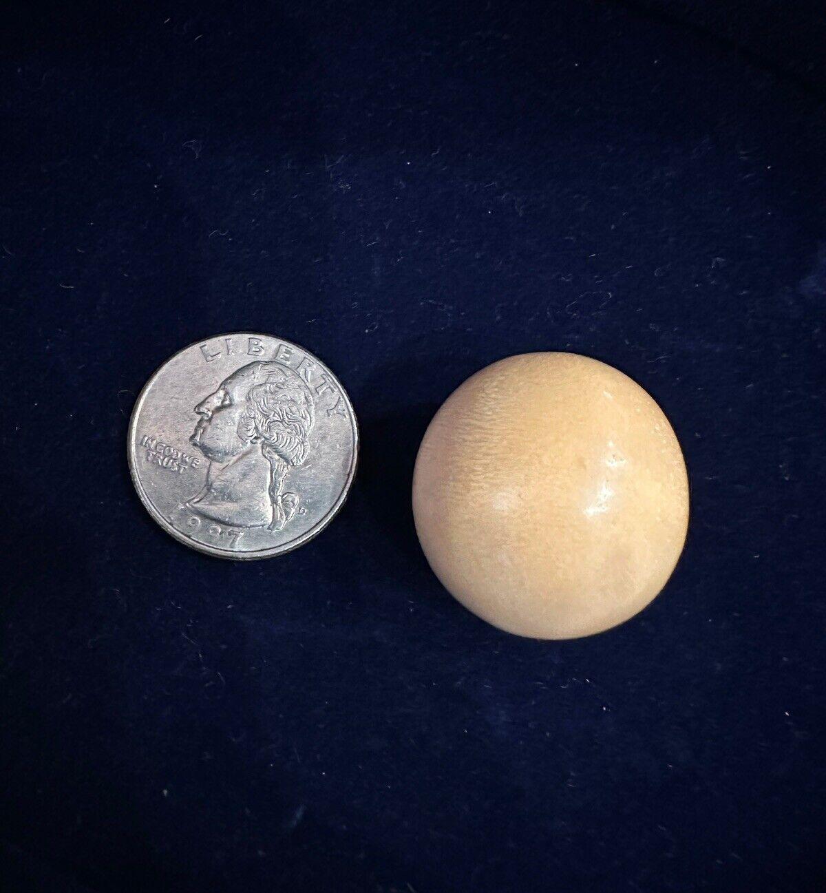 Non taillé GIA Certified 109 Carats Natural Melo Pearl Extremely Rare Collector's Dream en vente