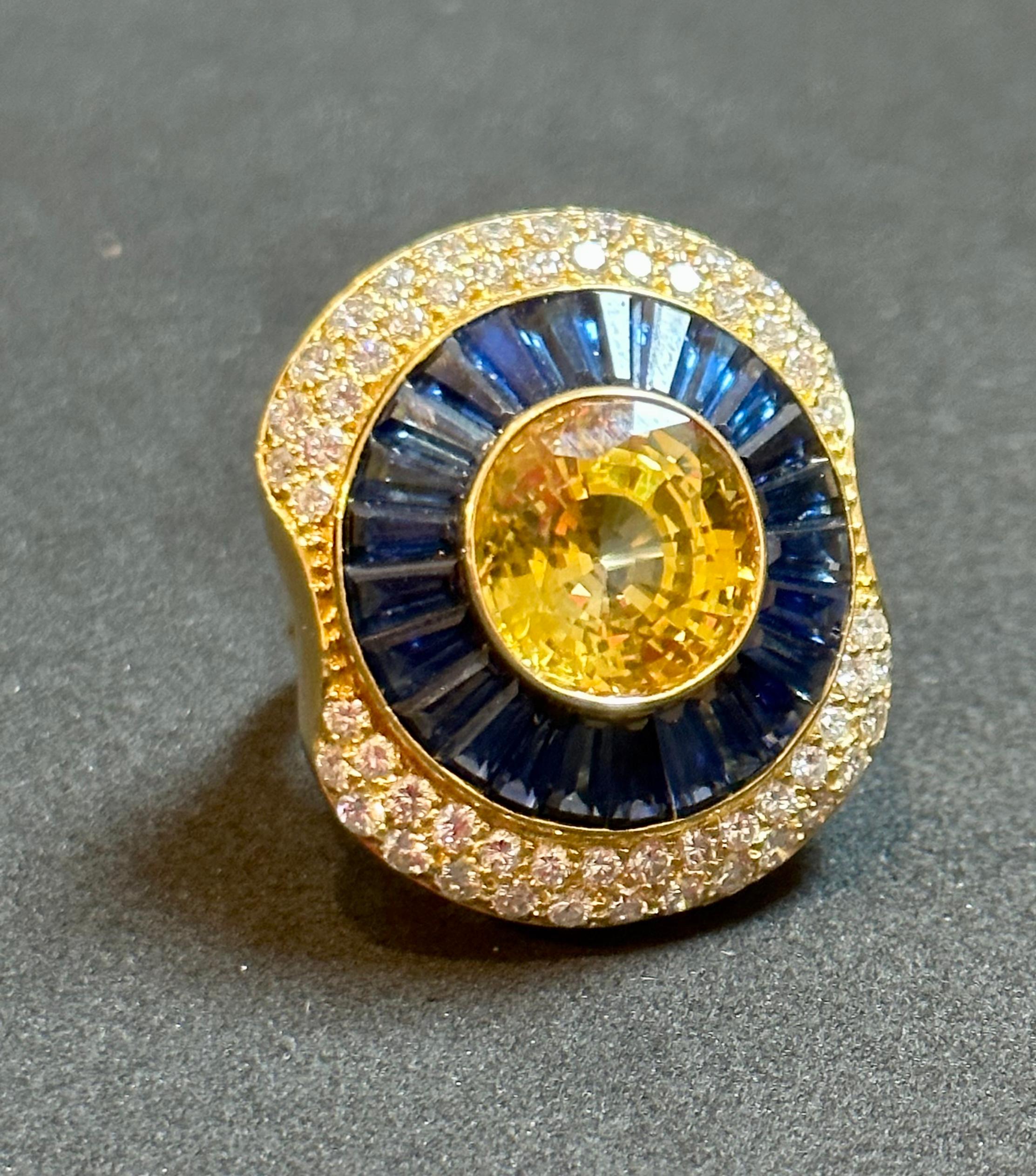 GIA Certified 10Ct Natural Ceylon Yellow Sapphire, Blue Sapphire & Diamond Ring For Sale 2