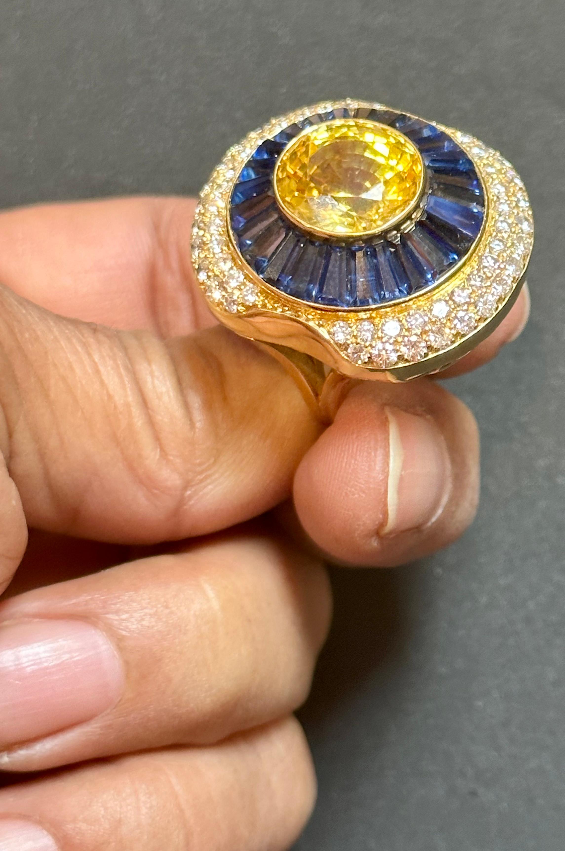 Bague en saphir jaune de Ceylan naturel de 10 carats, saphir bleu et diamant certifiés GIA Excellent état - En vente à New York, NY