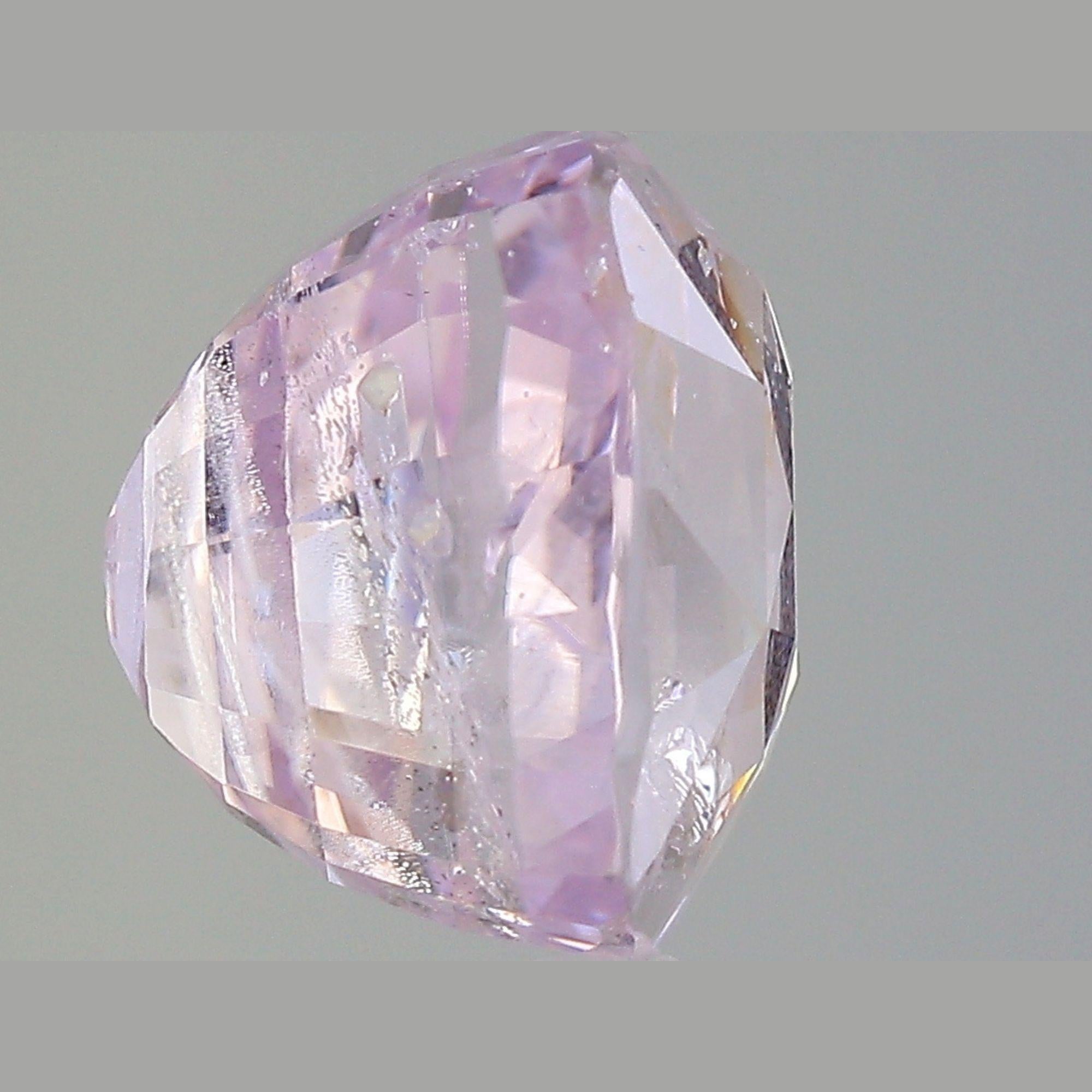 Saphir rose bubble gum certifié GIA de 11.00 carats en taille coussin en provenance du Sri Lanka sans traitement thermique. Le corindon naturel mesure 11,01 x 10,96 x 9,04 mm avec une clarté transparente et une couleur rose vif.

Spécifications du