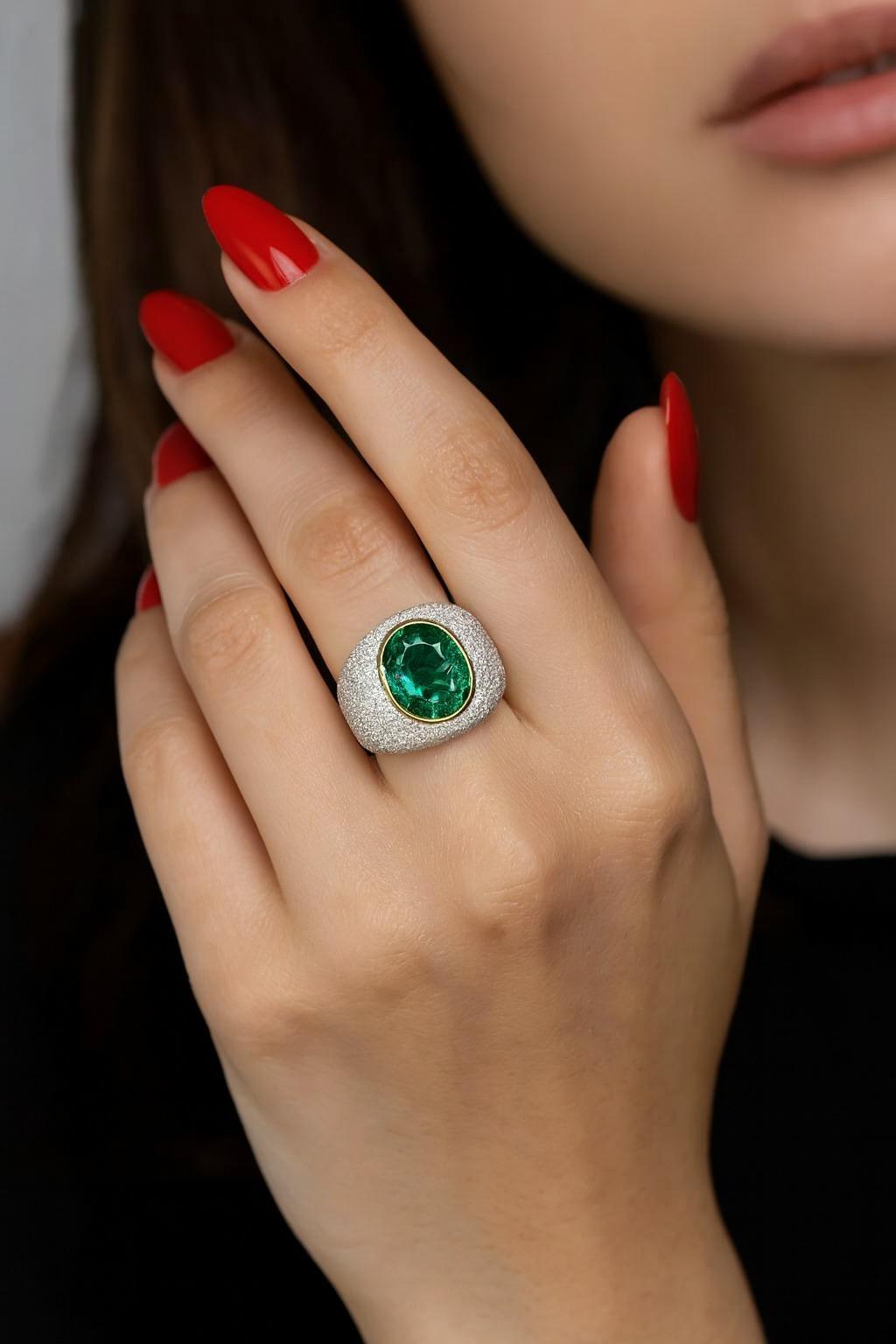 GIA zertifiziert 11 Karat natürlichen grünen Smaragd & Diamant Verlobungsring in 18K (Zeitgenössisch) im Angebot