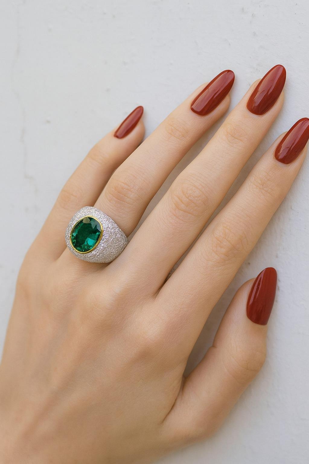 GIA zertifiziert 11 Karat natürlichen grünen Smaragd & Diamant Verlobungsring in 18K (Ovalschliff) im Angebot