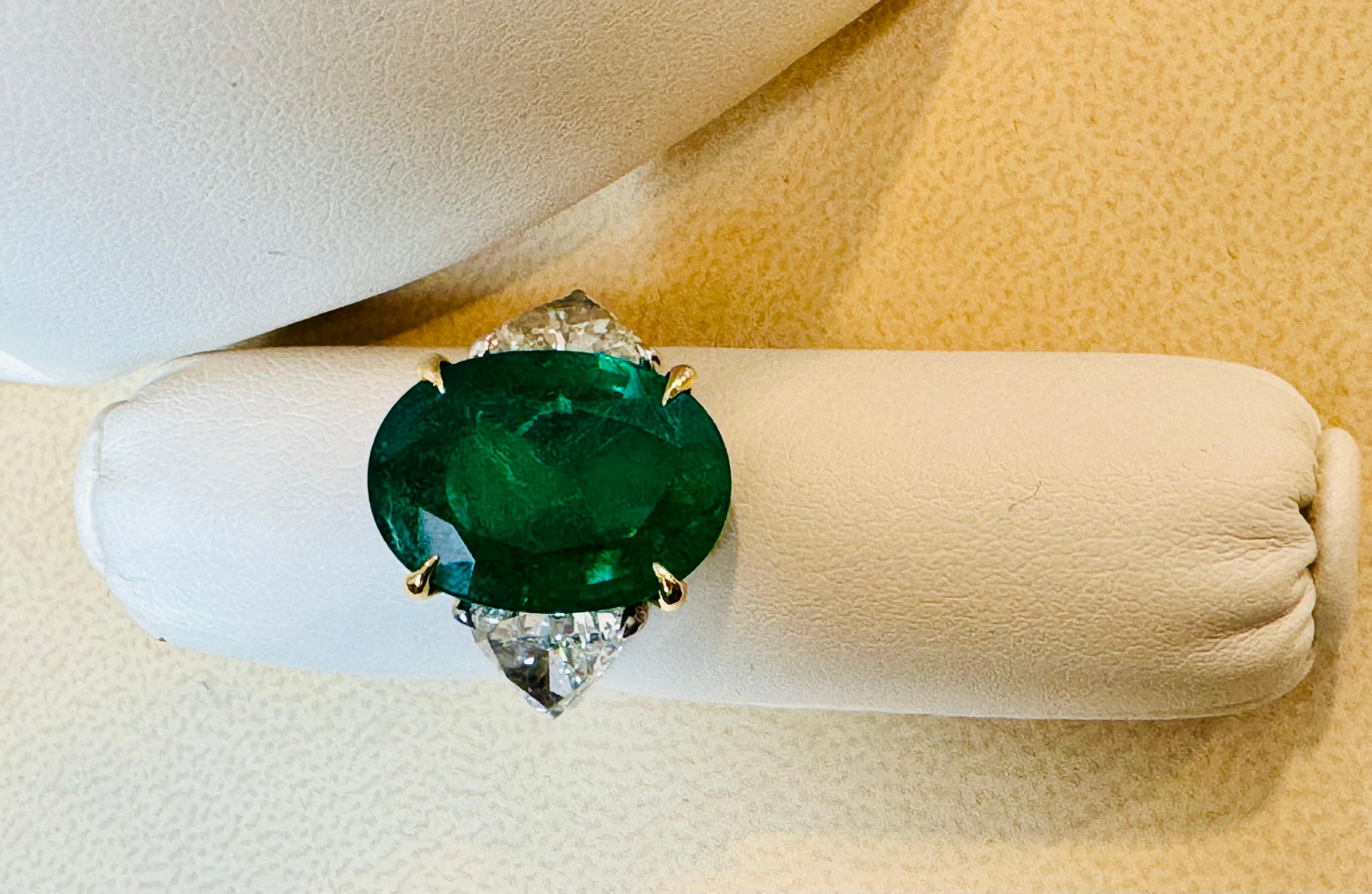 GIA Certified 11 Ct Fine Zambian Emerald & 1.52 Ct Each Trillion Diamond Ring Pt For Sale 3