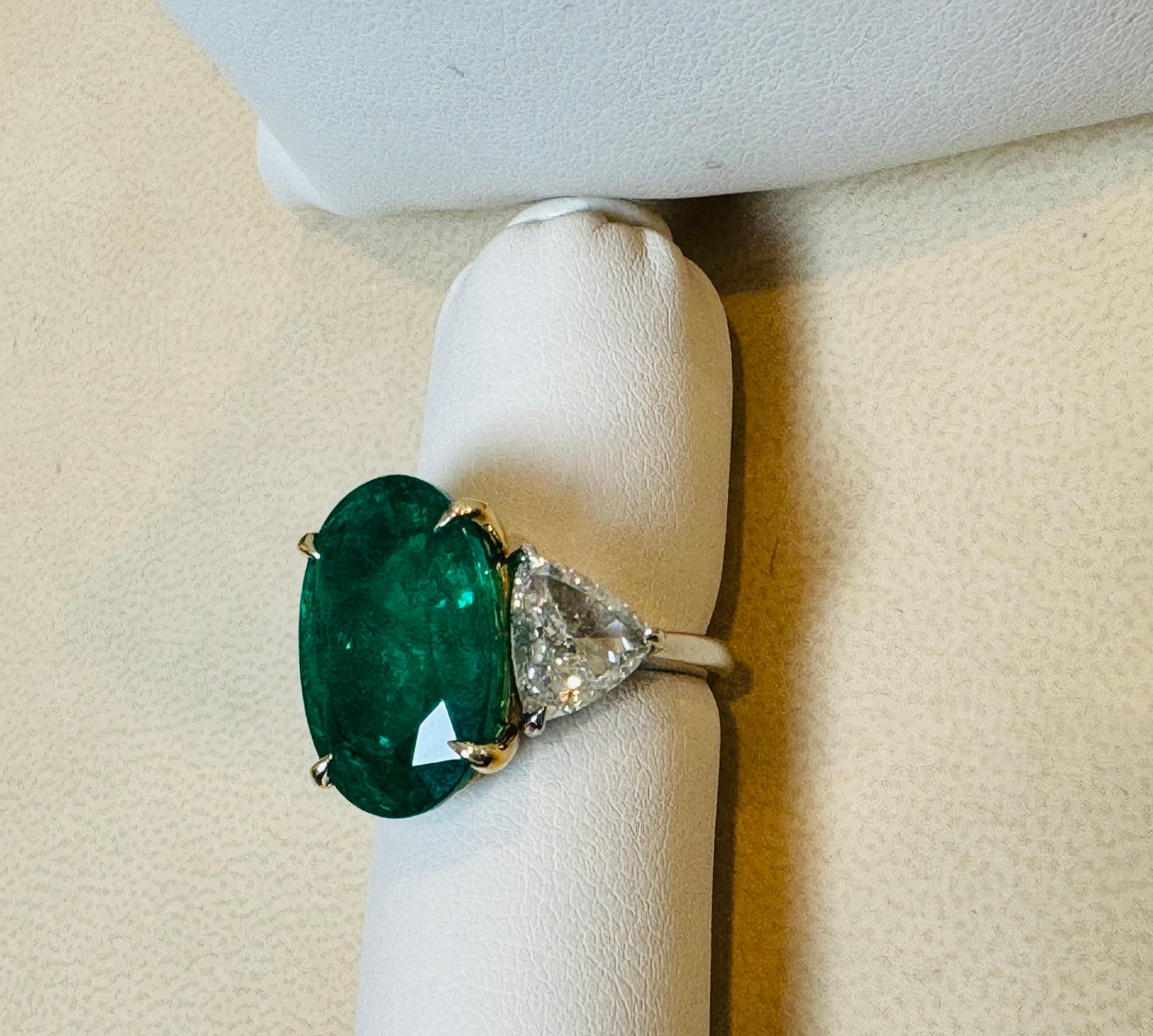 GIA Certified 11 Ct Fine Zambian Emerald & 1.52 Ct Each Trillion Diamond Ring Pt For Sale 4