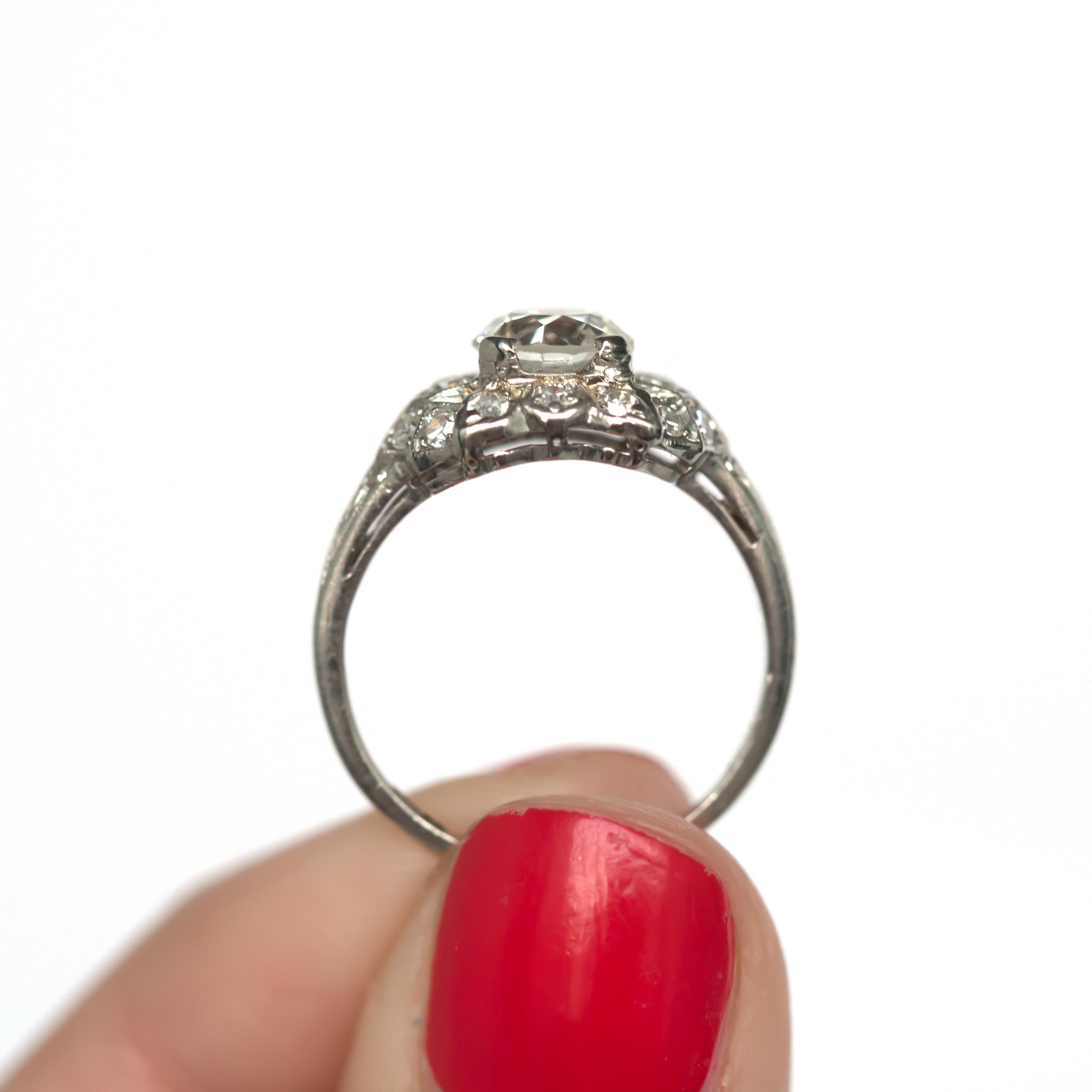 GIA-zertifizierter 1,10 Karat Diamant-Platin-Verlobungsring im Zustand „Gut“ im Angebot in Atlanta, GA
