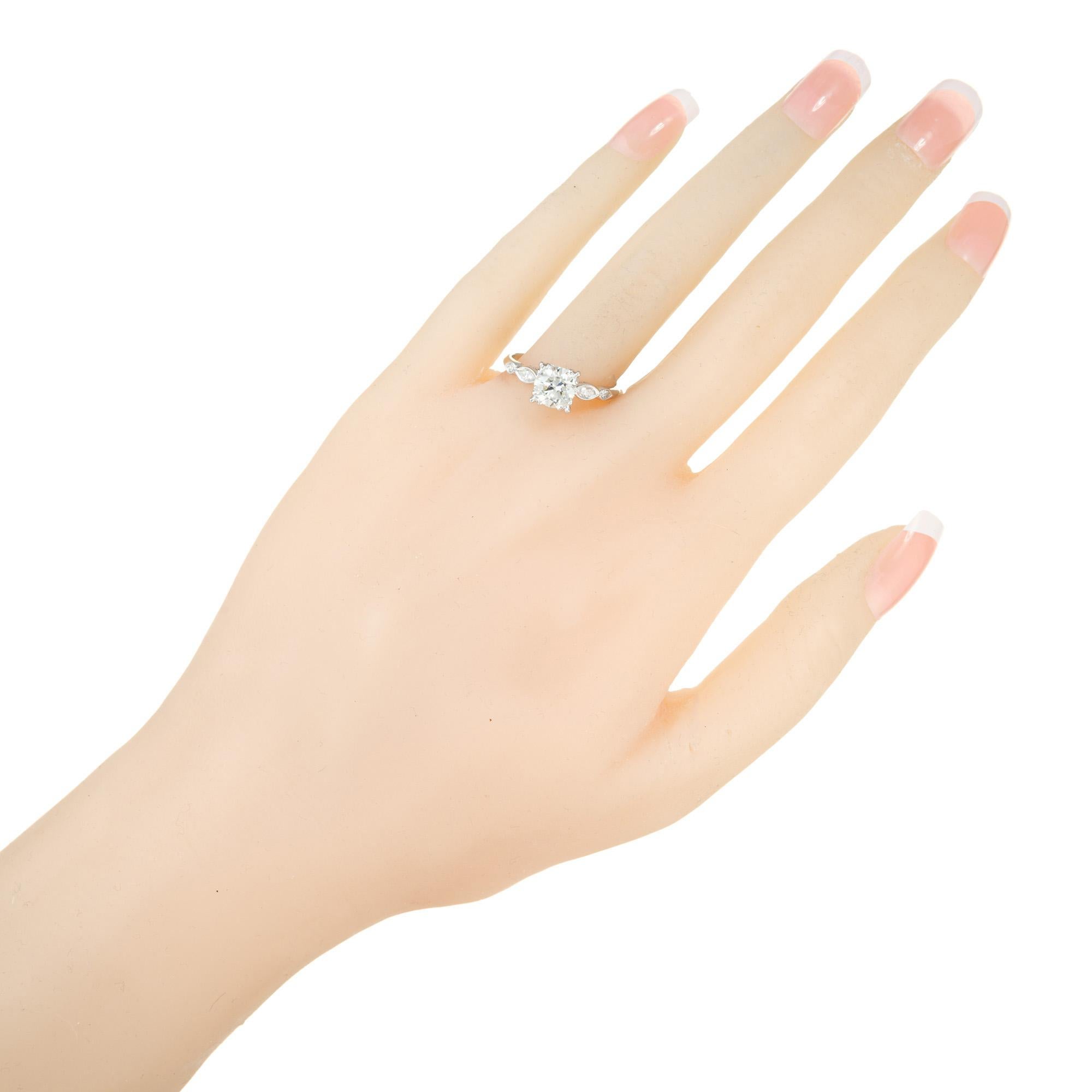 Bague de fiançailles en platine avec diamant de 1,10 carat certifié par le GIA en vente 3