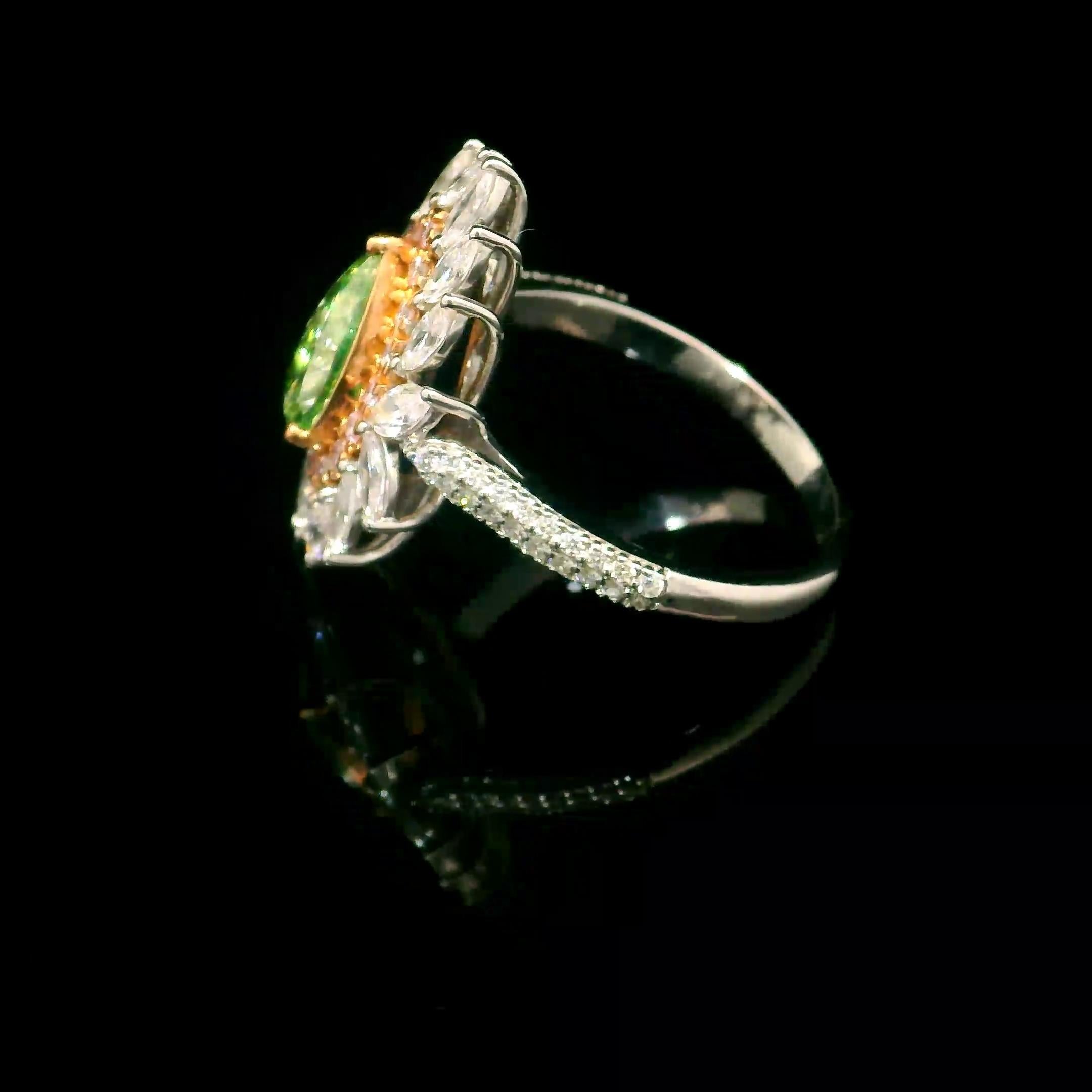 Bague en diamant certifié GIA 1,10 carat Fancy Light Greenish Yellow VVS2 Clarity Neuf - En vente à บางรัก, TH