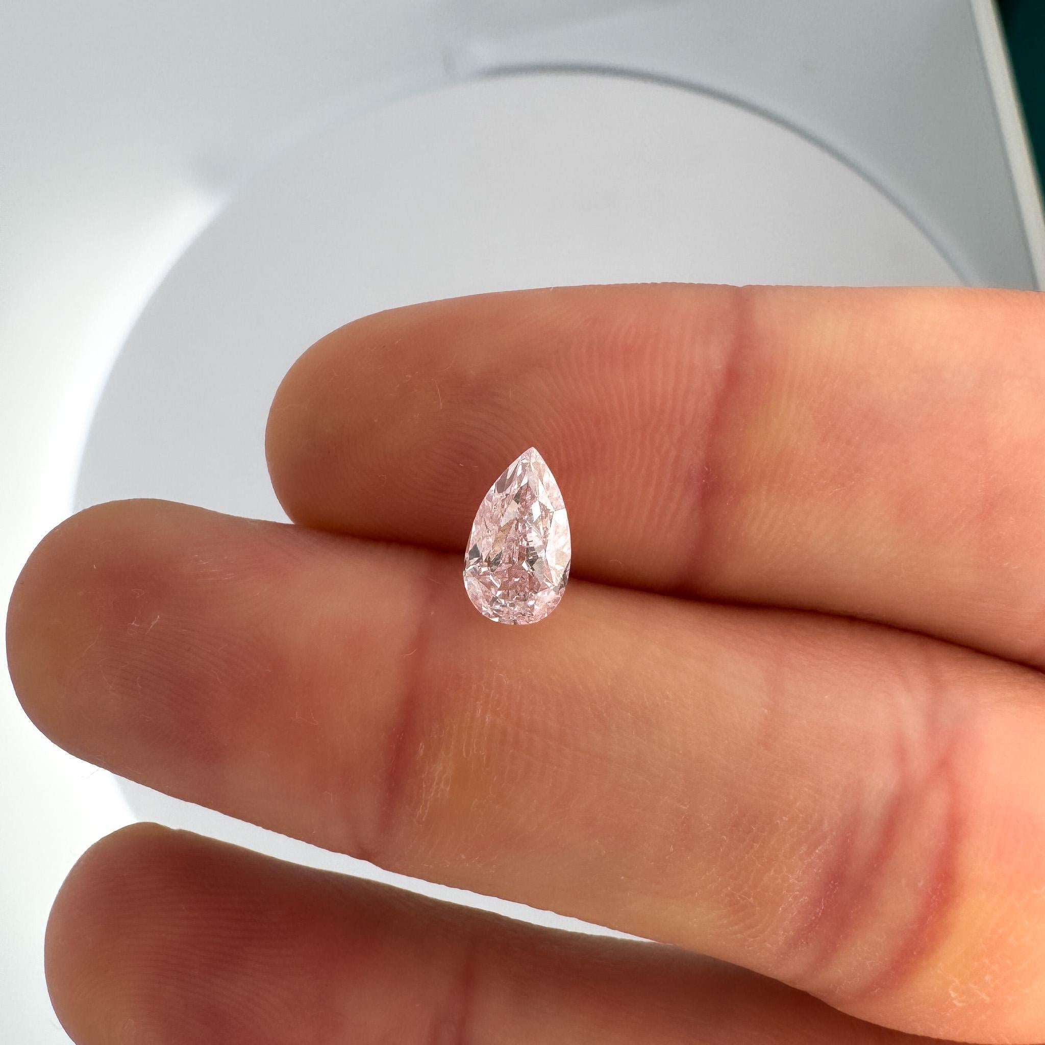 Taille poire GIA Certified 1.10 Carat Fancy Light Pink Pear Cut Diamond Loose en vente