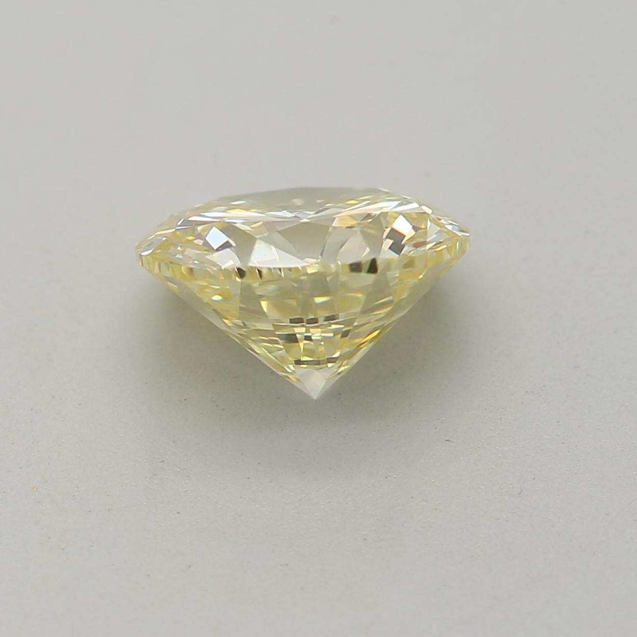 GIA Certified 1.10 Carat W-X Colour VS1 Clarity Diamond In New Condition For Sale In บางรัก, TH