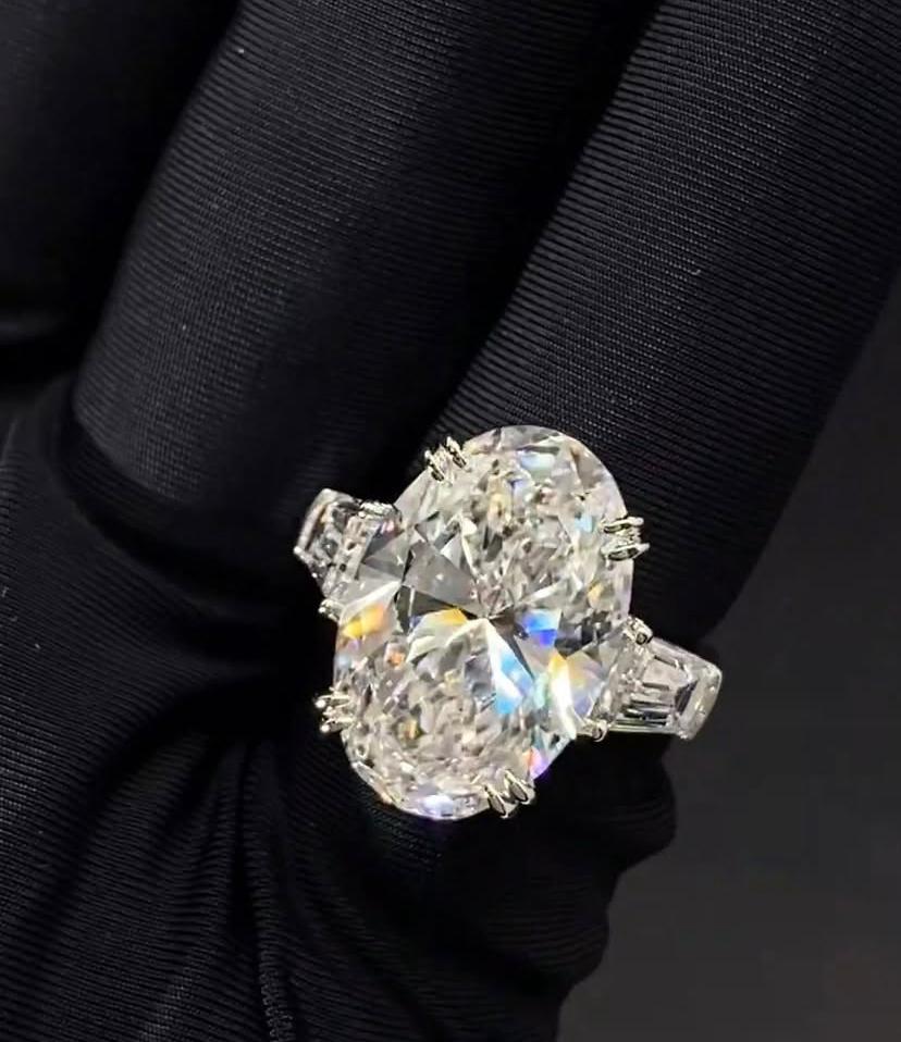 GIA zertifiziert 11,00 Karat D/VVS1 Oval Form Diamant 18K Gold Ring im Angebot 4