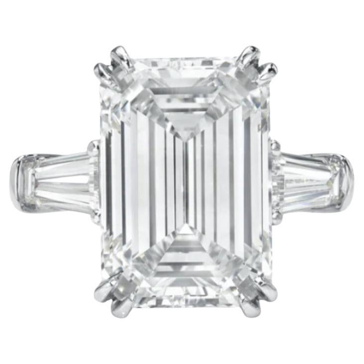 Bague en or 18 carats certifiée GIA 11,00 carats E/VVS1 Diamant en forme d'émeraude en vente
