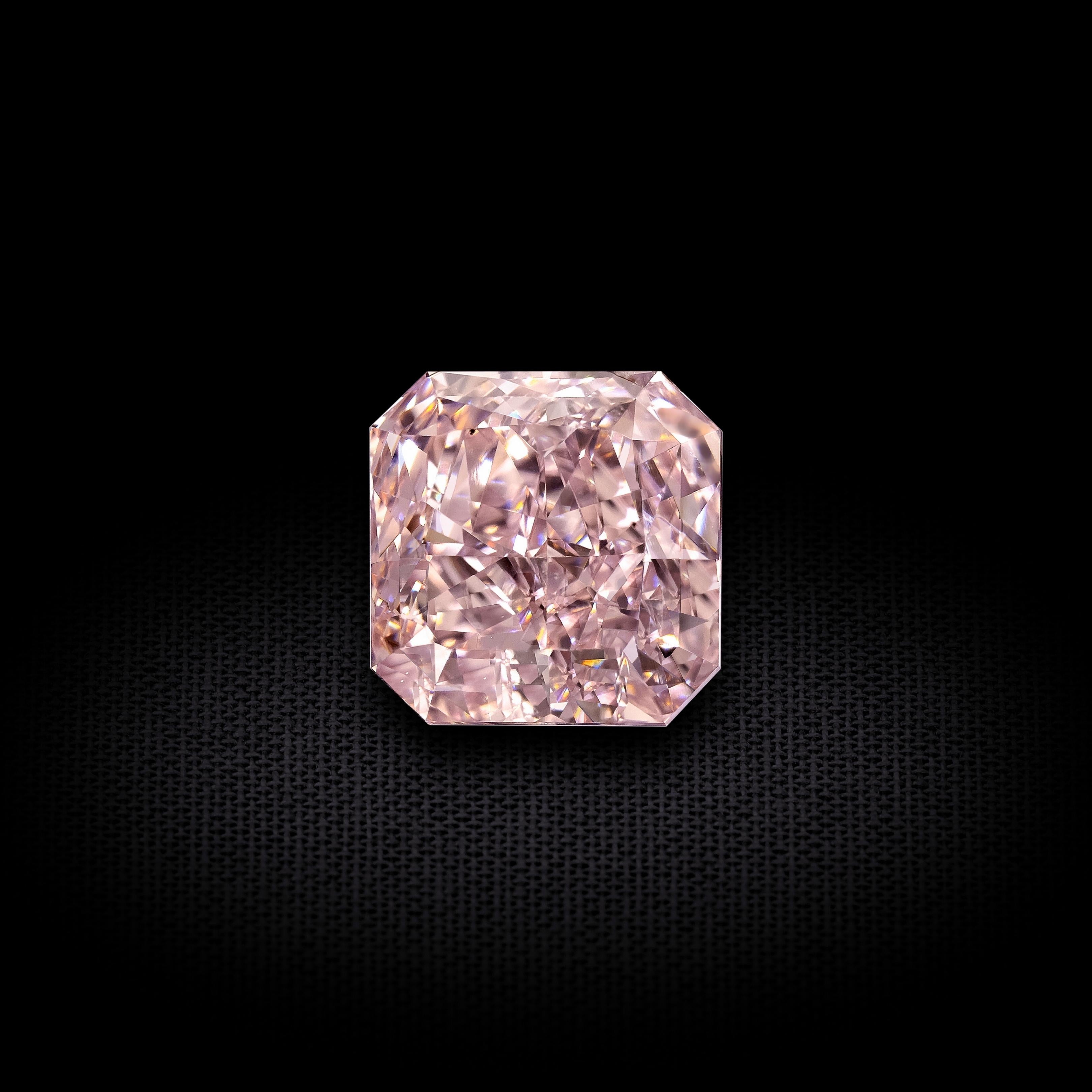 GIA Certified 1.11 Carat Radiant Cut Pink Diamond Ring In New Condition For Sale In New York, NY