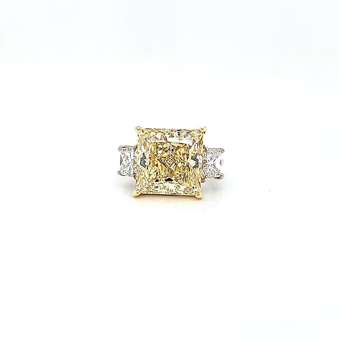 GIA-zertifizierter 11,11 Karat Diamantring mit Prinzessinnenschliff aus gelbem VS1 (Carréschliff) im Angebot