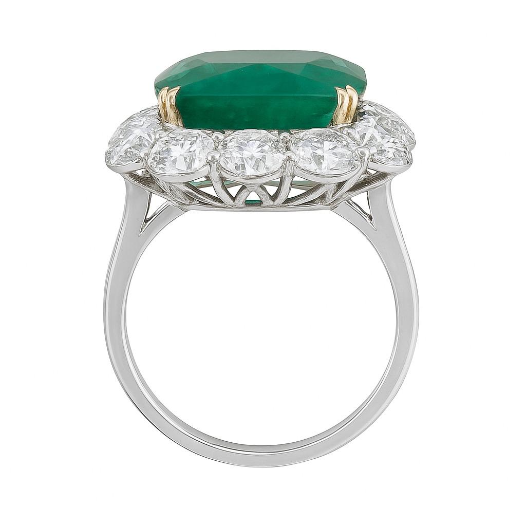Taglio cuscino Anello con smeraldo e diamante taglio cuscino certificato GIA da 11,16 carati in vendita