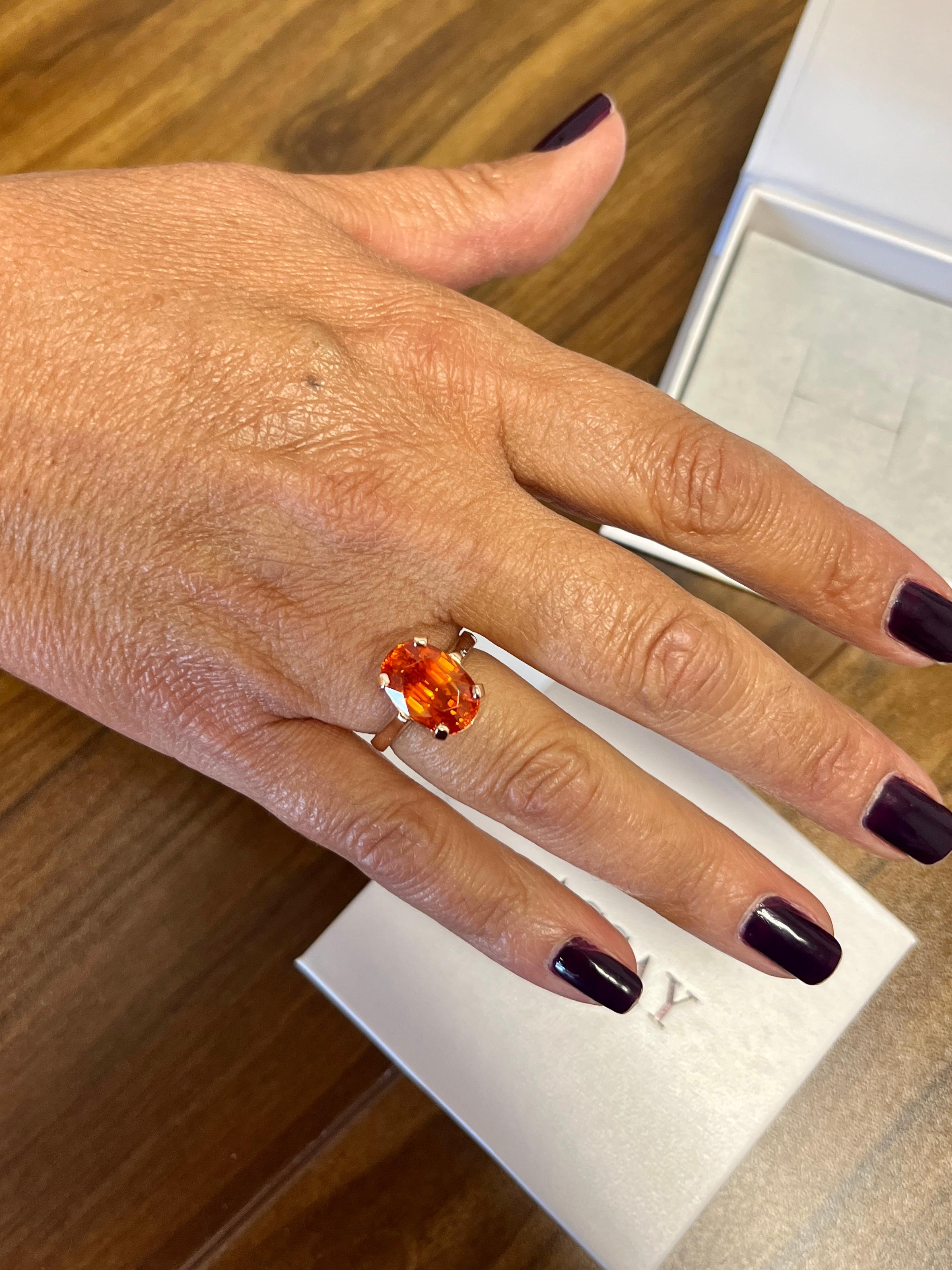 Saphir orange de taille ovale de 11,16 carats certifié GIA en or rose 14 carats Neuf - En vente à Miami, FL