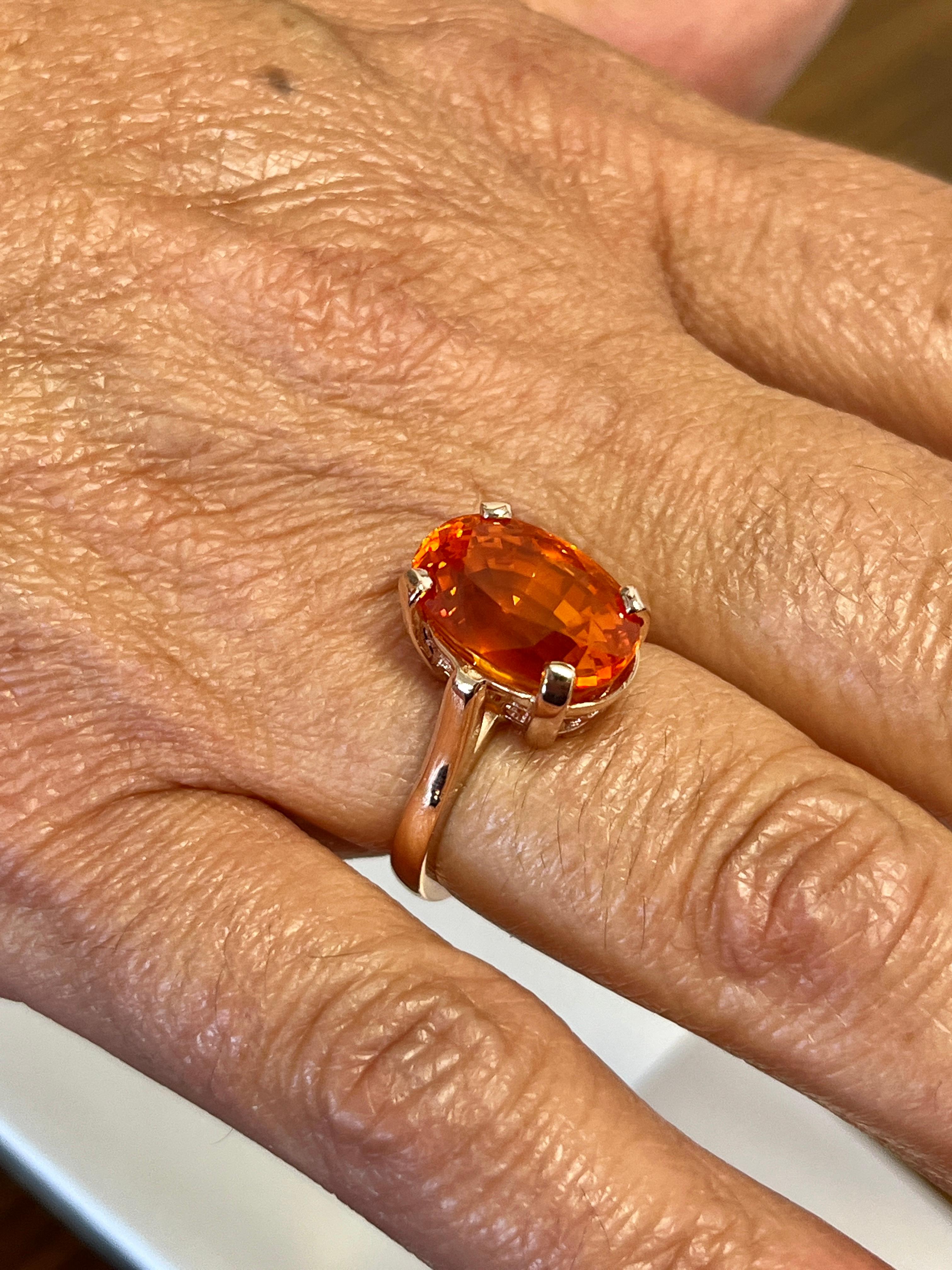Saphir orange de taille ovale de 11,16 carats certifié GIA en or rose 14 carats en vente 2