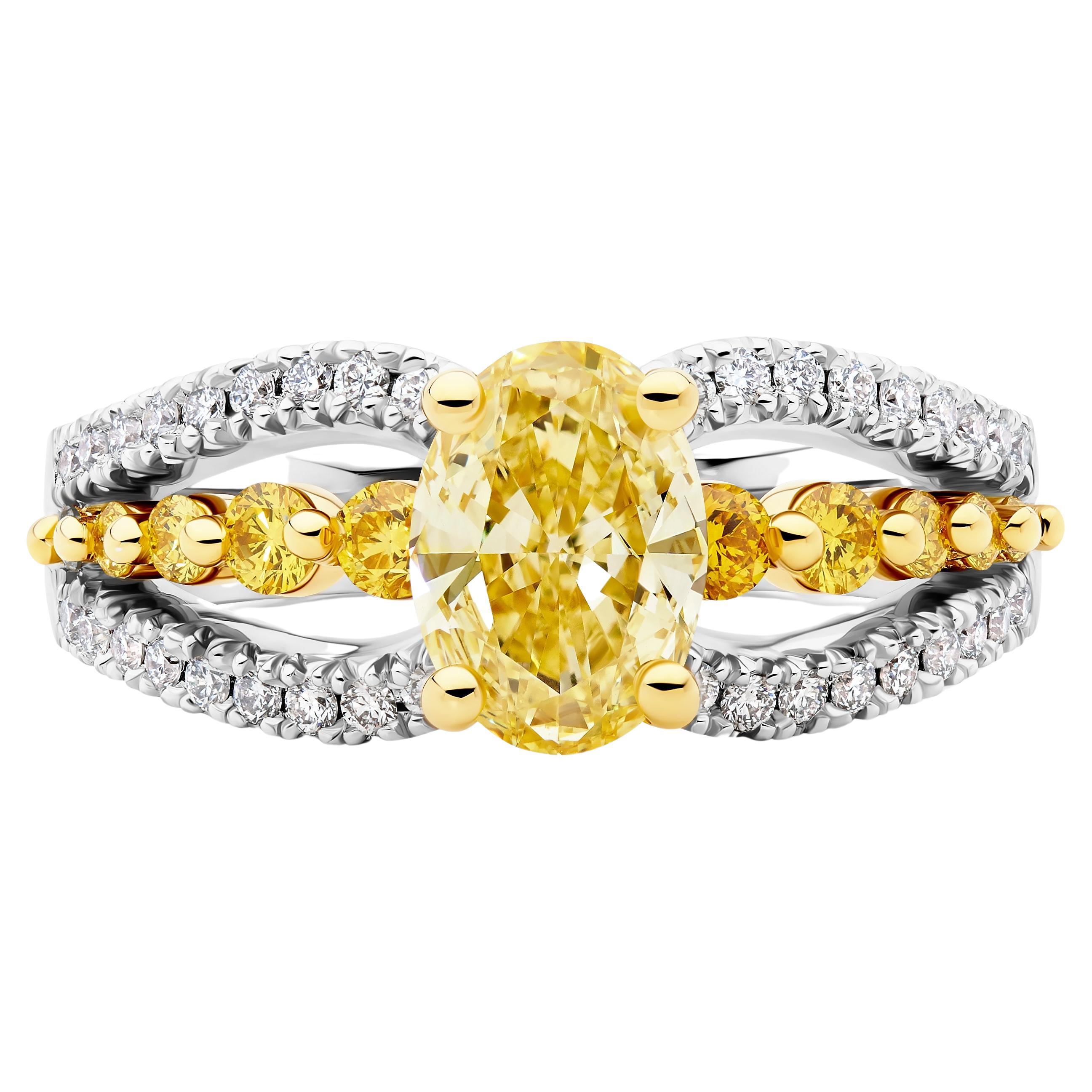 Bague jaune fantaisie taille ovale VS2 de 1,11 carat certifiée par le GIA en vente