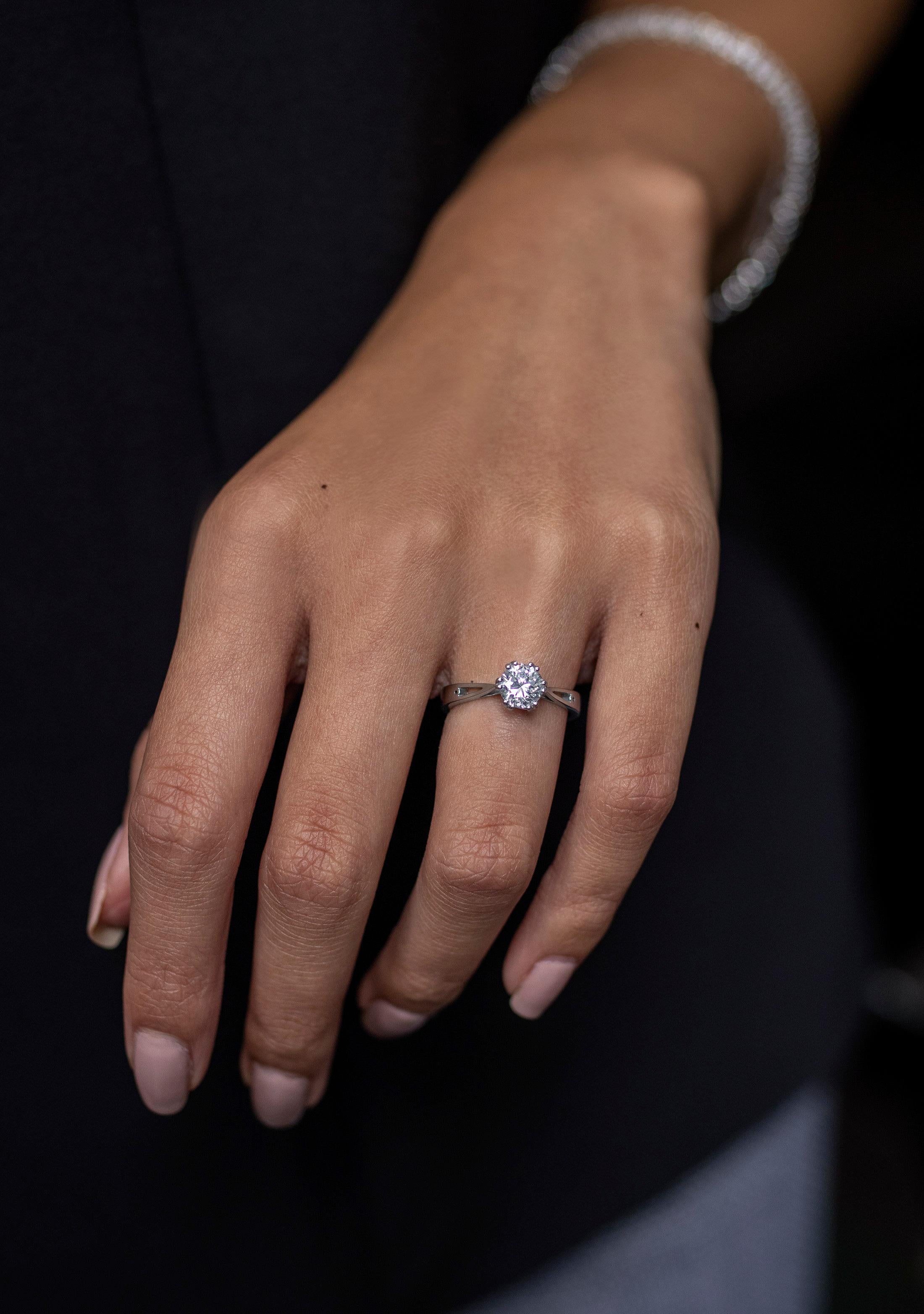 Bague de fiançailles solitaire certifiée GIA de 1,12 carats de diamants ronds totaux Pour femmes en vente