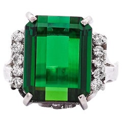 Anillo de filigrana de platino con turmalina verde y diamantes de 11,22 quilates certificado por el GIA